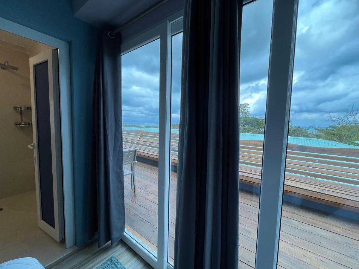 Hotel Old Crow And Vieques