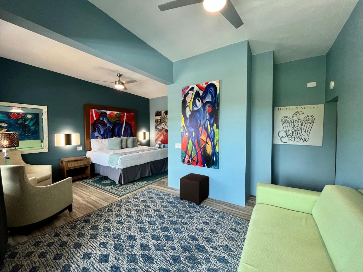 Old Crow And 3* Vieques
