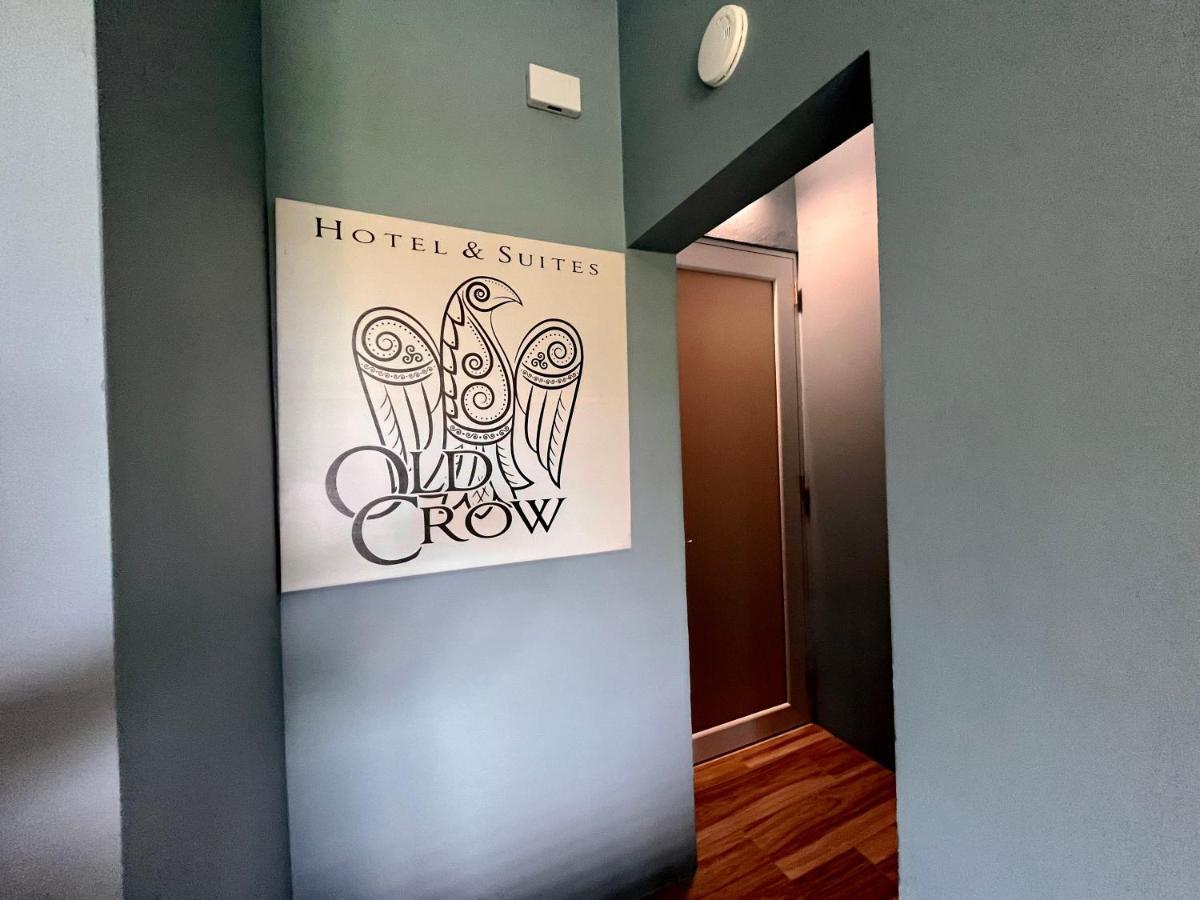 Hotel Old Crow And