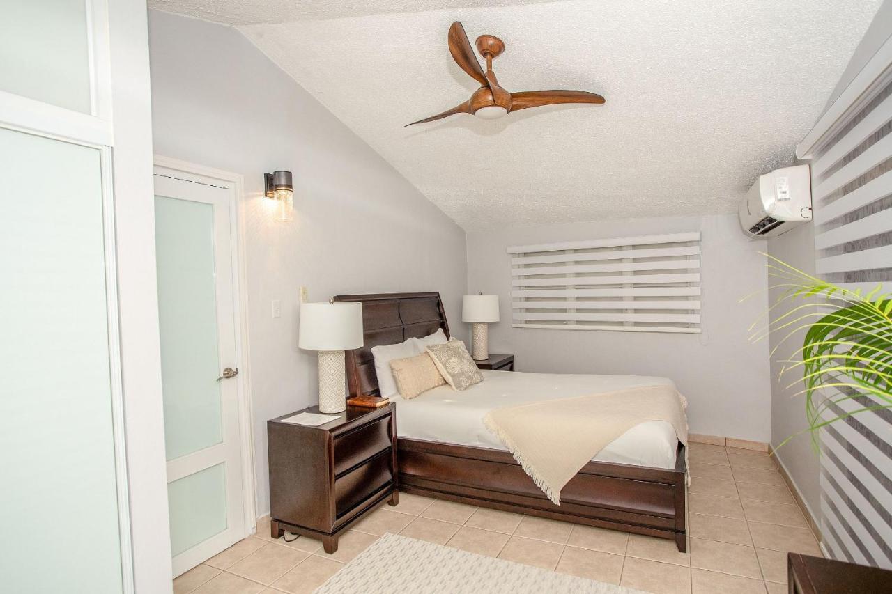 Raices Realty Villa: Puerto Rico; Centrica, Acogedora, Tropical, Playa, Piscina,a/c Cabo Rojo