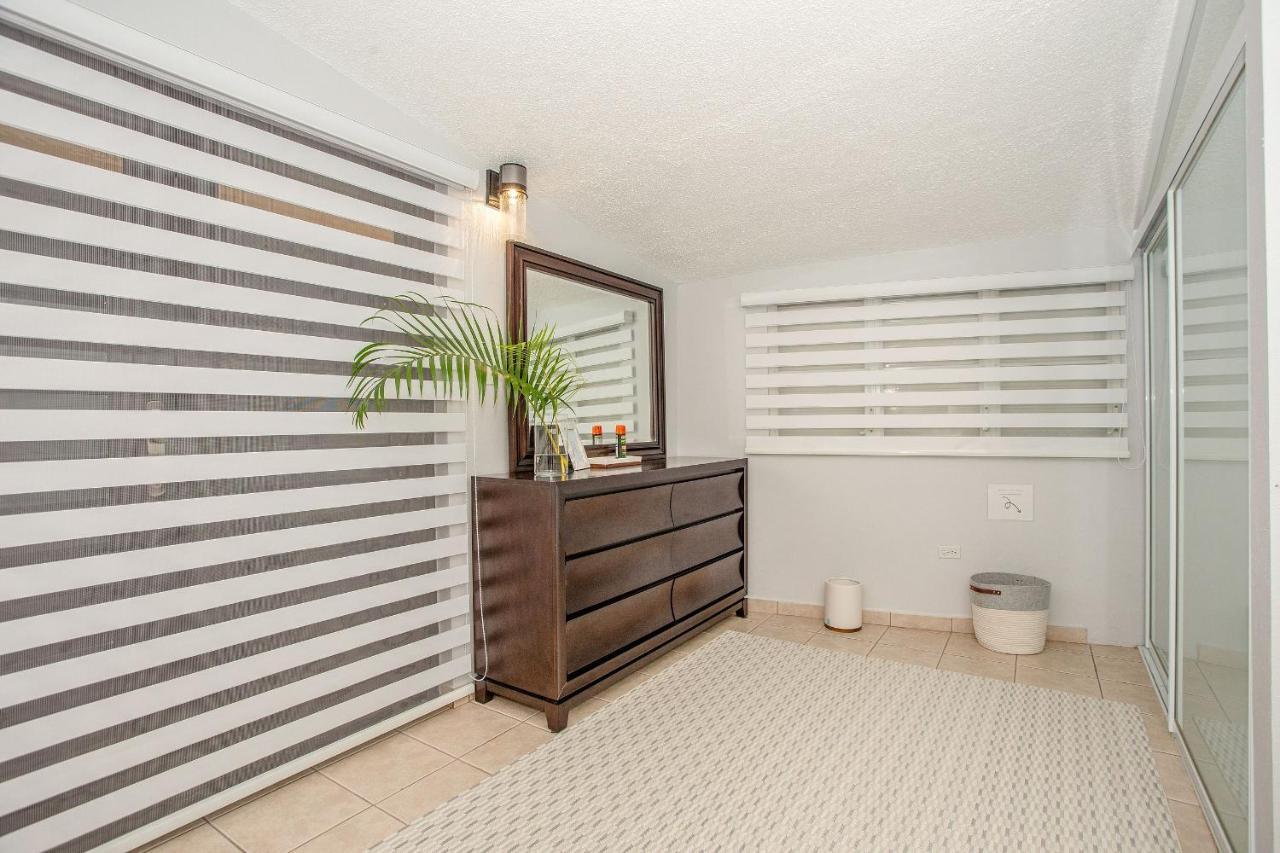 Raices Realty Villa: Puerto Rico; Centrica, Acogedora, Tropical, Playa, Piscina,a/c Holiday home