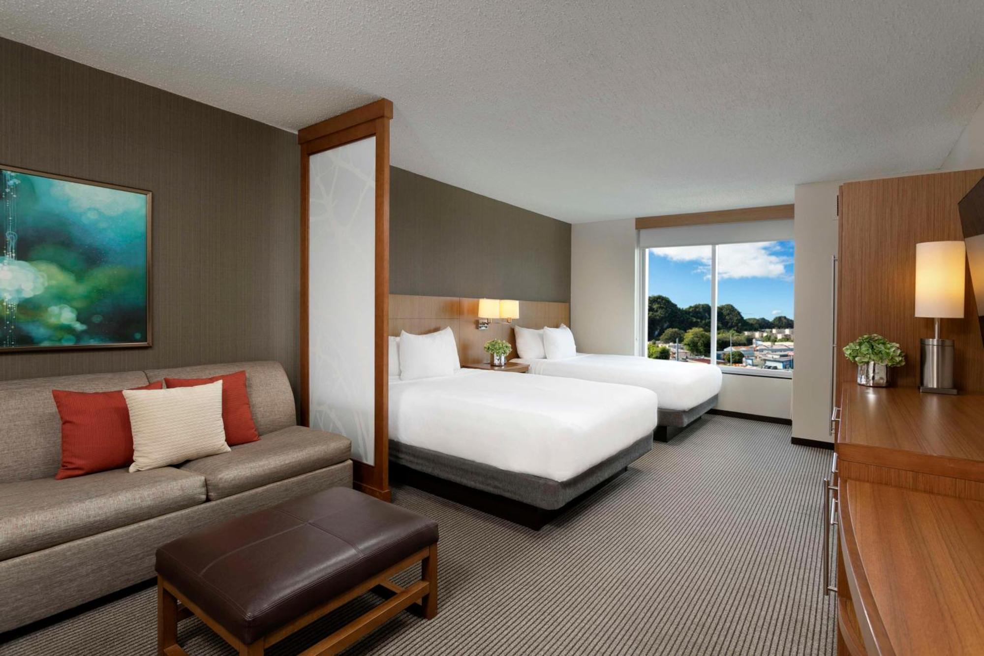 Hyatt Place Hotel 3*