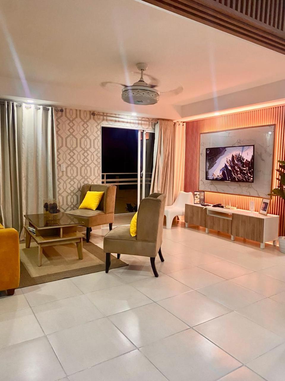 Apartment Frente A La Zona Colonial,