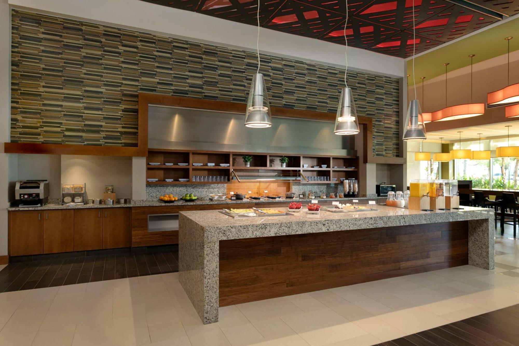 Hyatt Place Hotel 3*