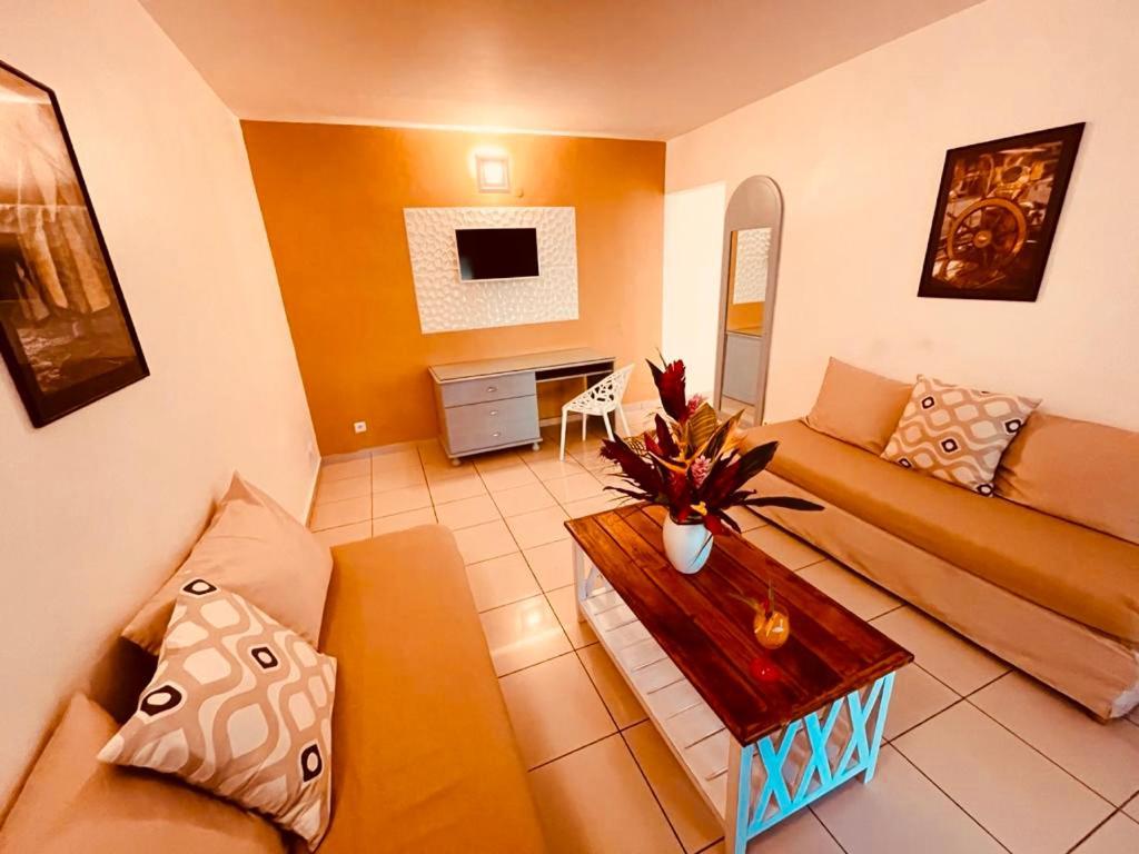 Tropicana Suites Aparthotel 4*