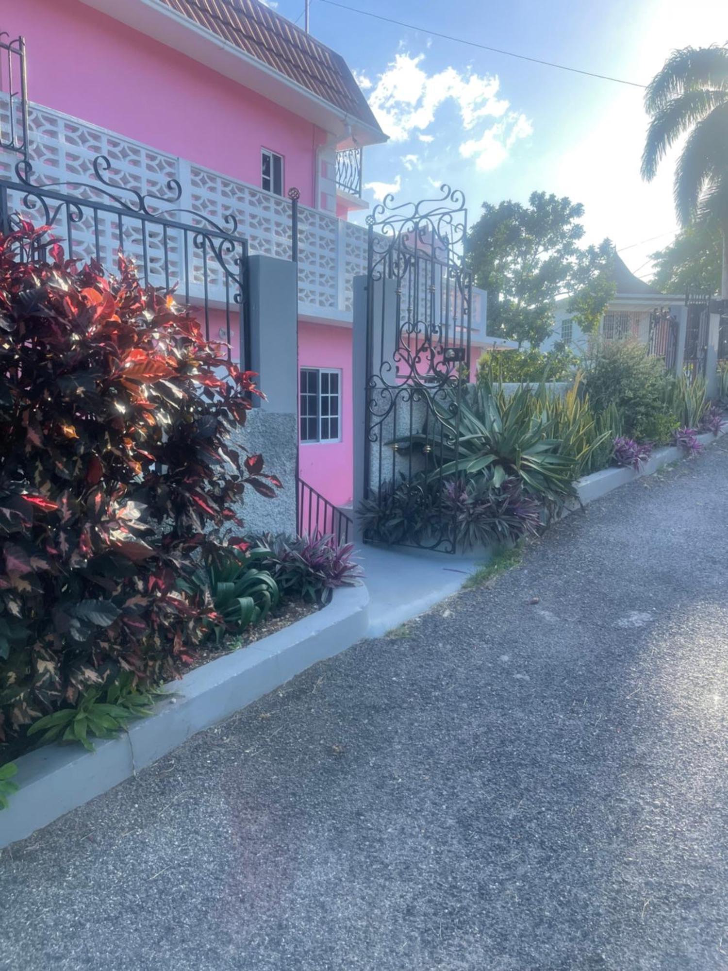 Guest house Three Palm