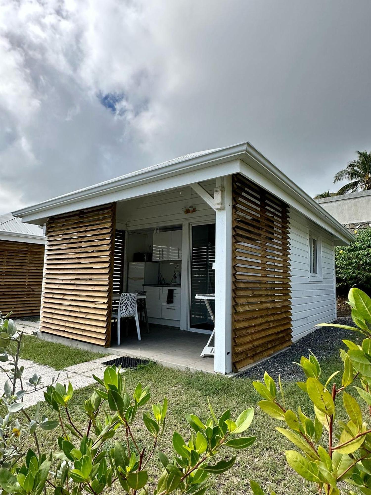 B. O. Paradis Sxm