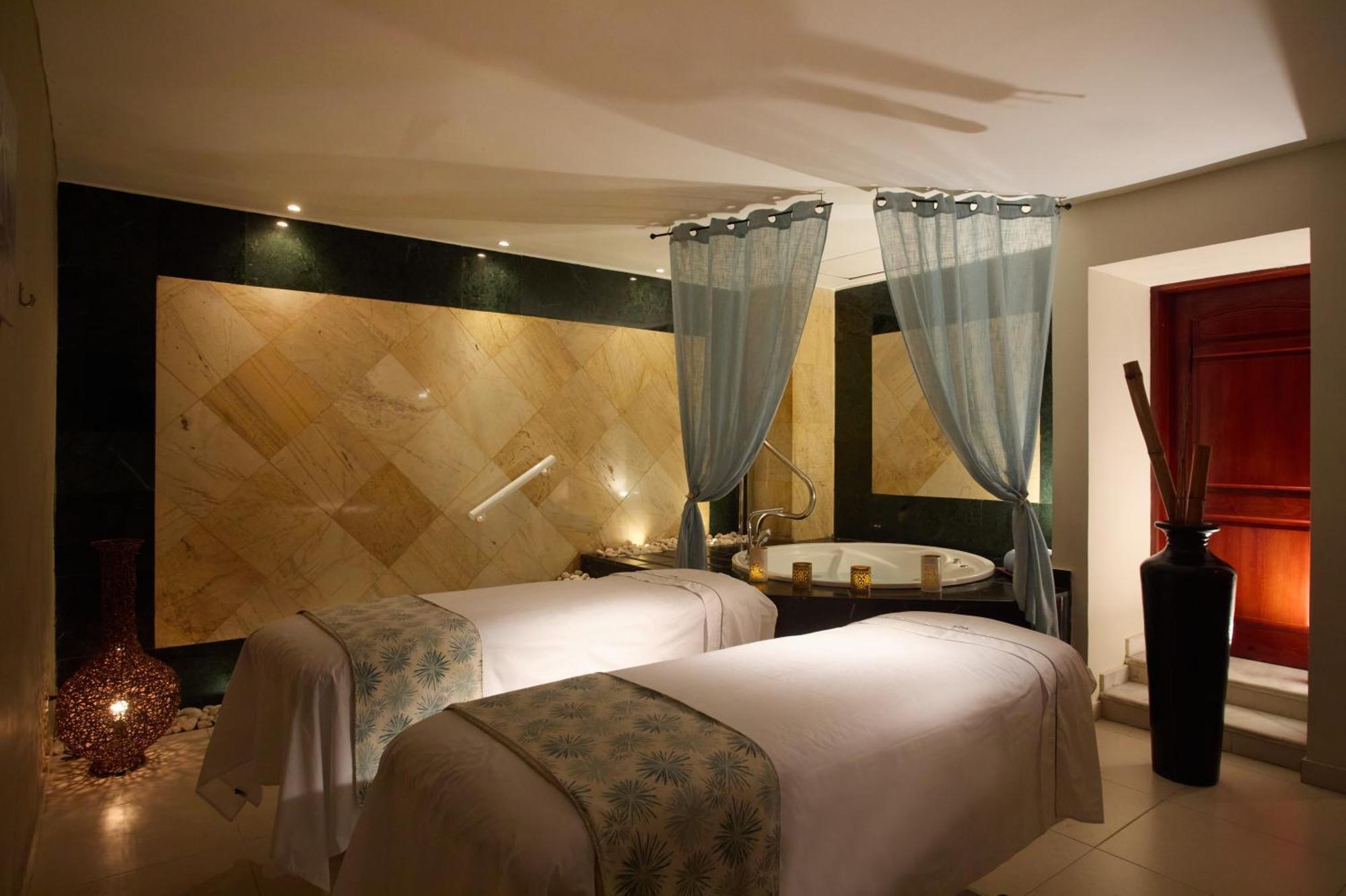 Bahia Principe Luxury (adults Only) Runaway Bay
