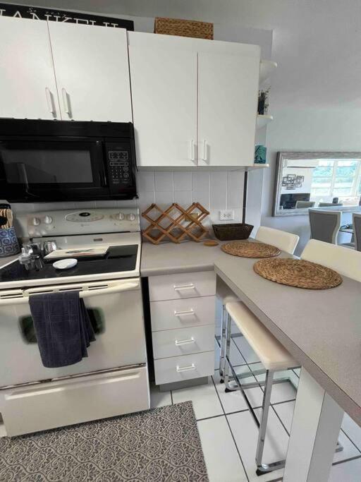 Serene Coastal Getaway With Panoramic Ocean View Apartment Ceiba