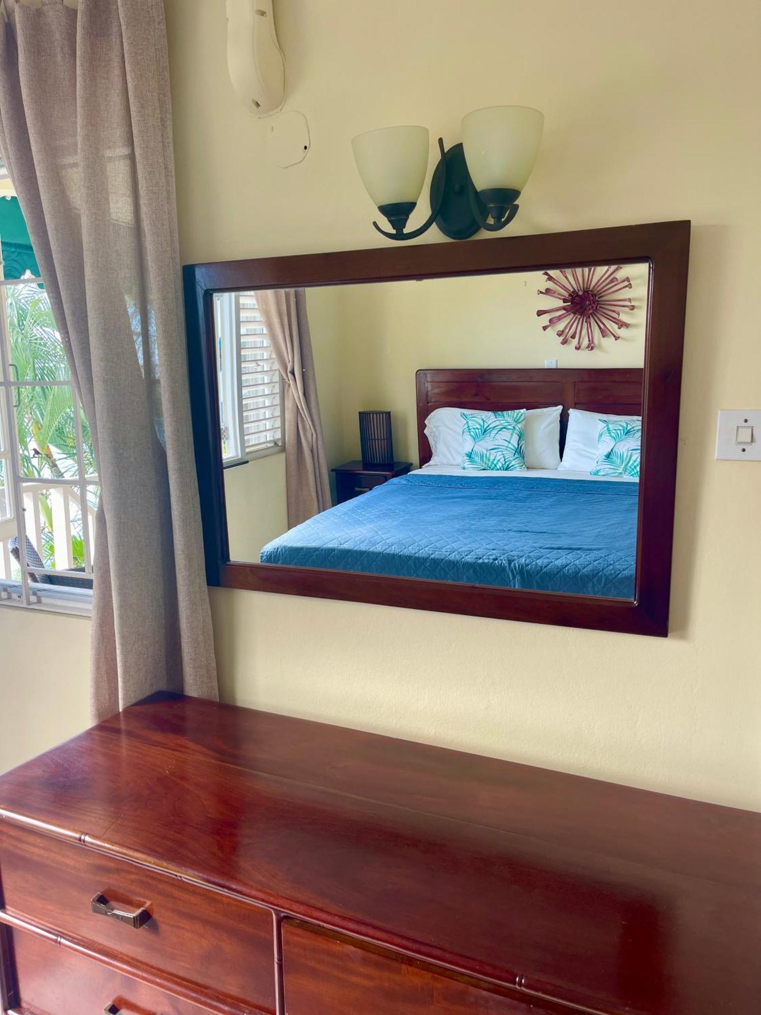 Luxury And Rooms,the Lagoons