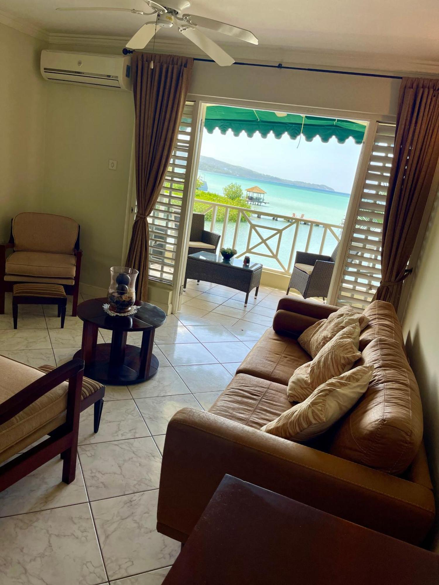 Luxury And Rooms,the Lagoons *