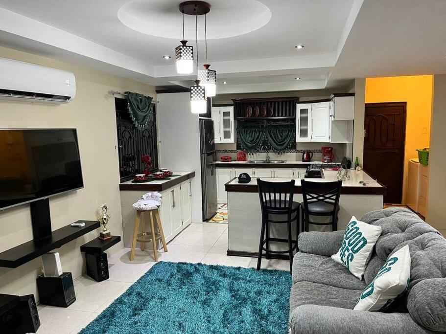 Villa Travelholics Getaways *