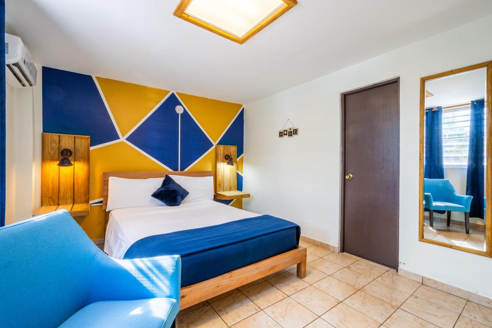Hotel West Coast Inn's 3*