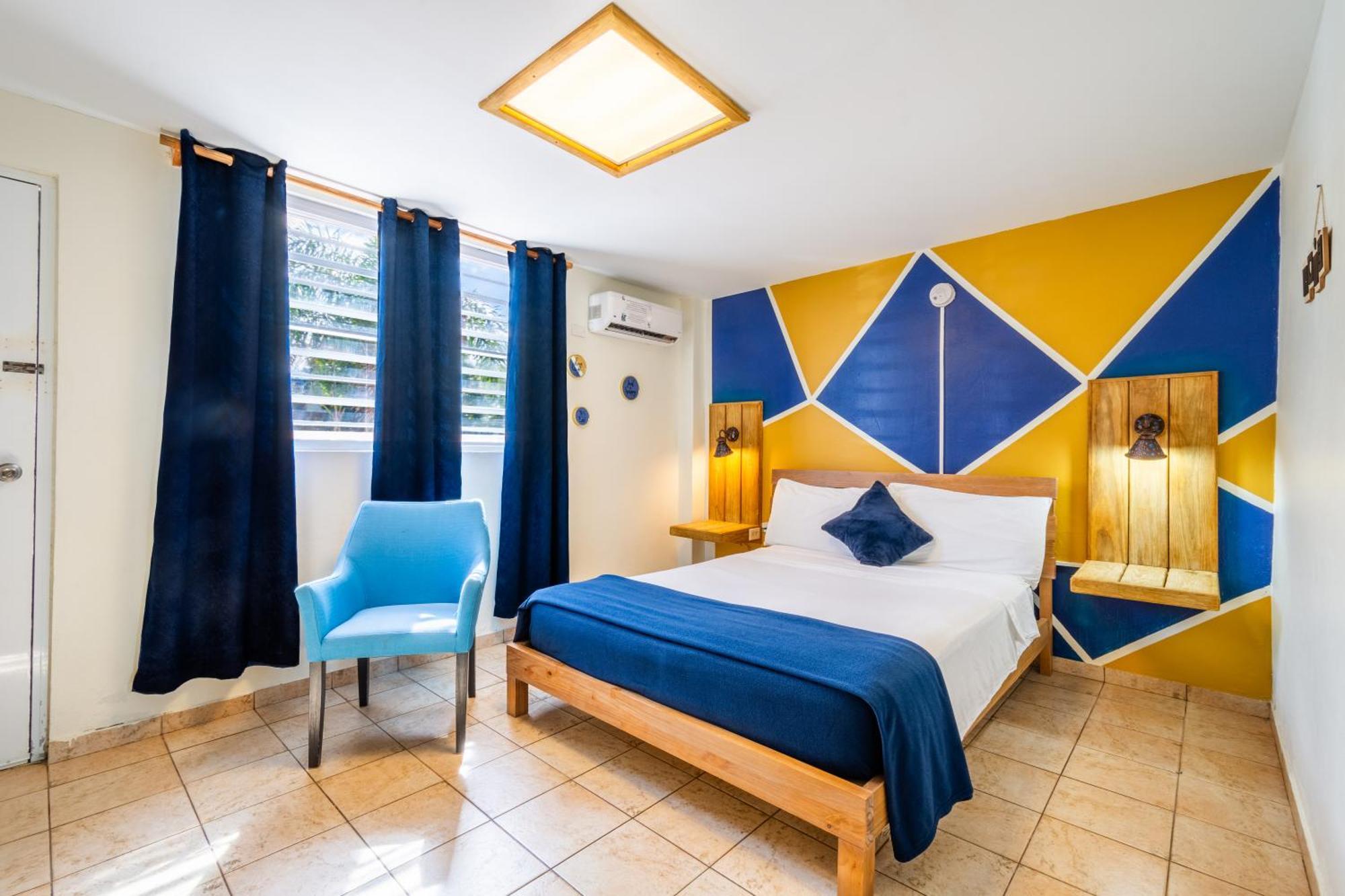 West Coast Inn's 3*