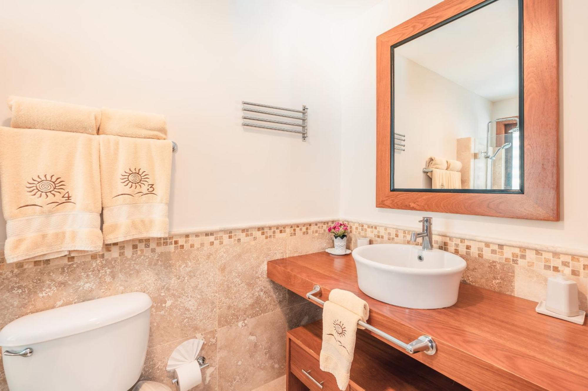 Apartment Spacious At Puerto Bahia B2 With Balcony