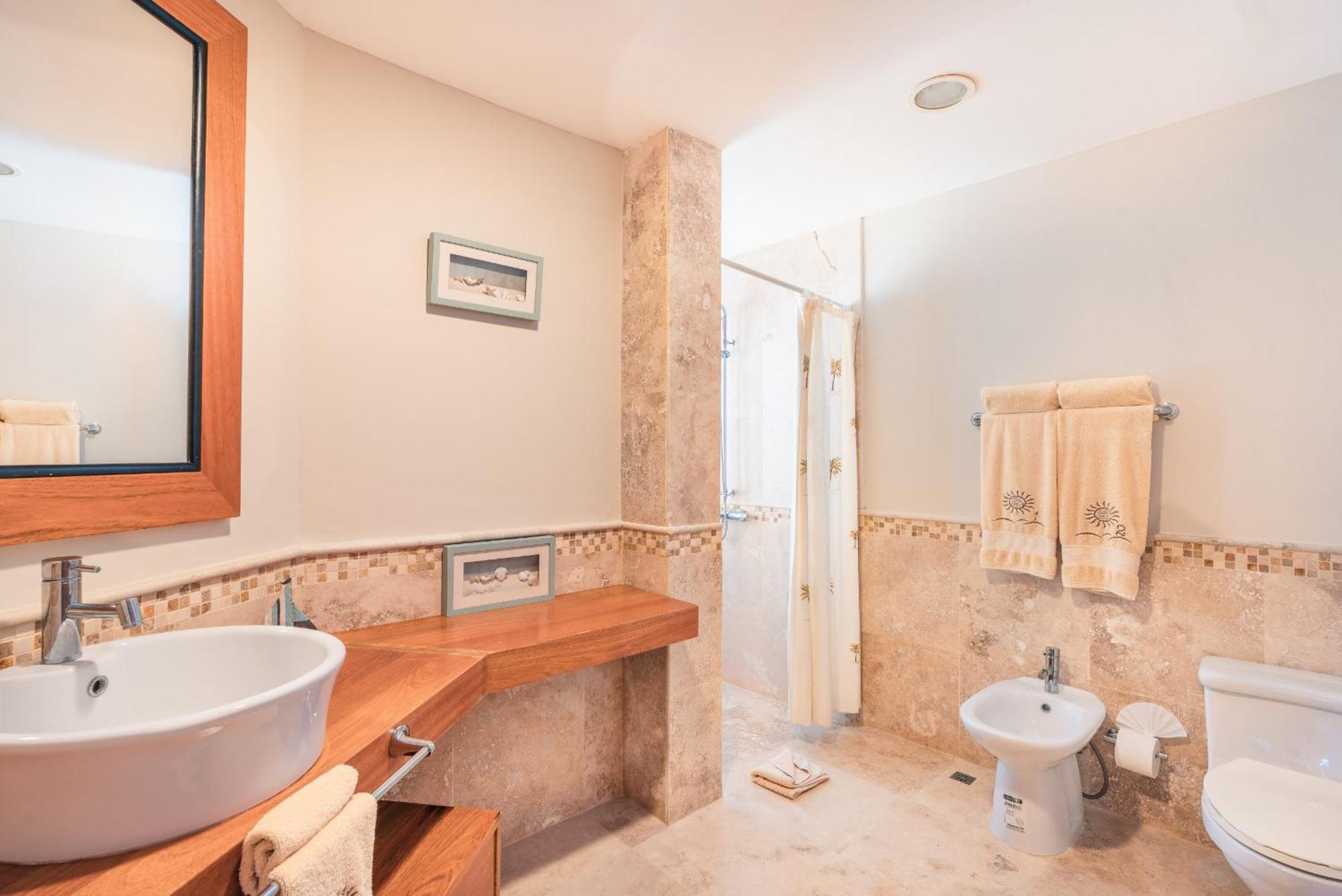 Spacious At Puerto Bahia B2 With Balcony Apartment