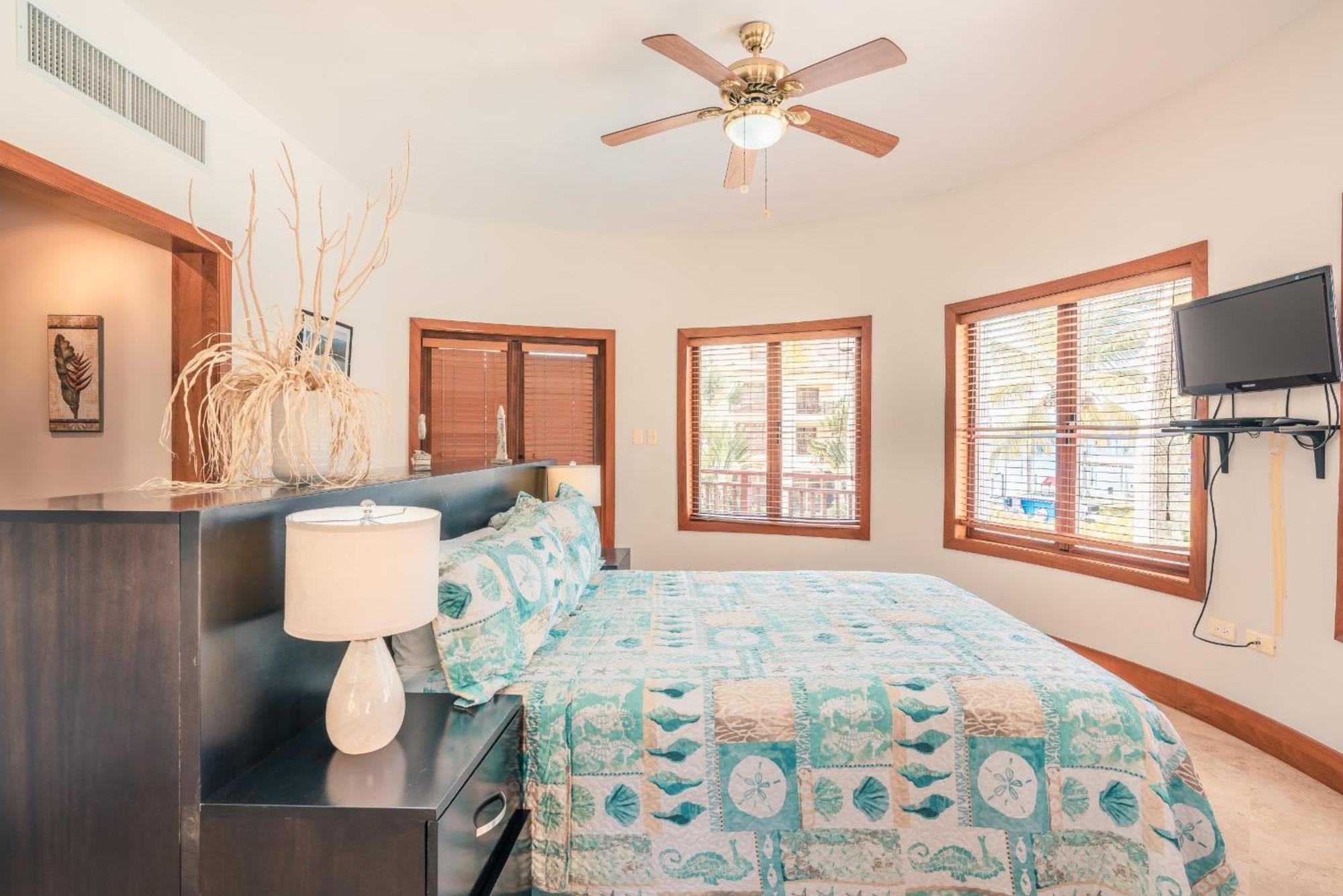 Spacious At Puerto Bahia B2 With Balcony Apartment