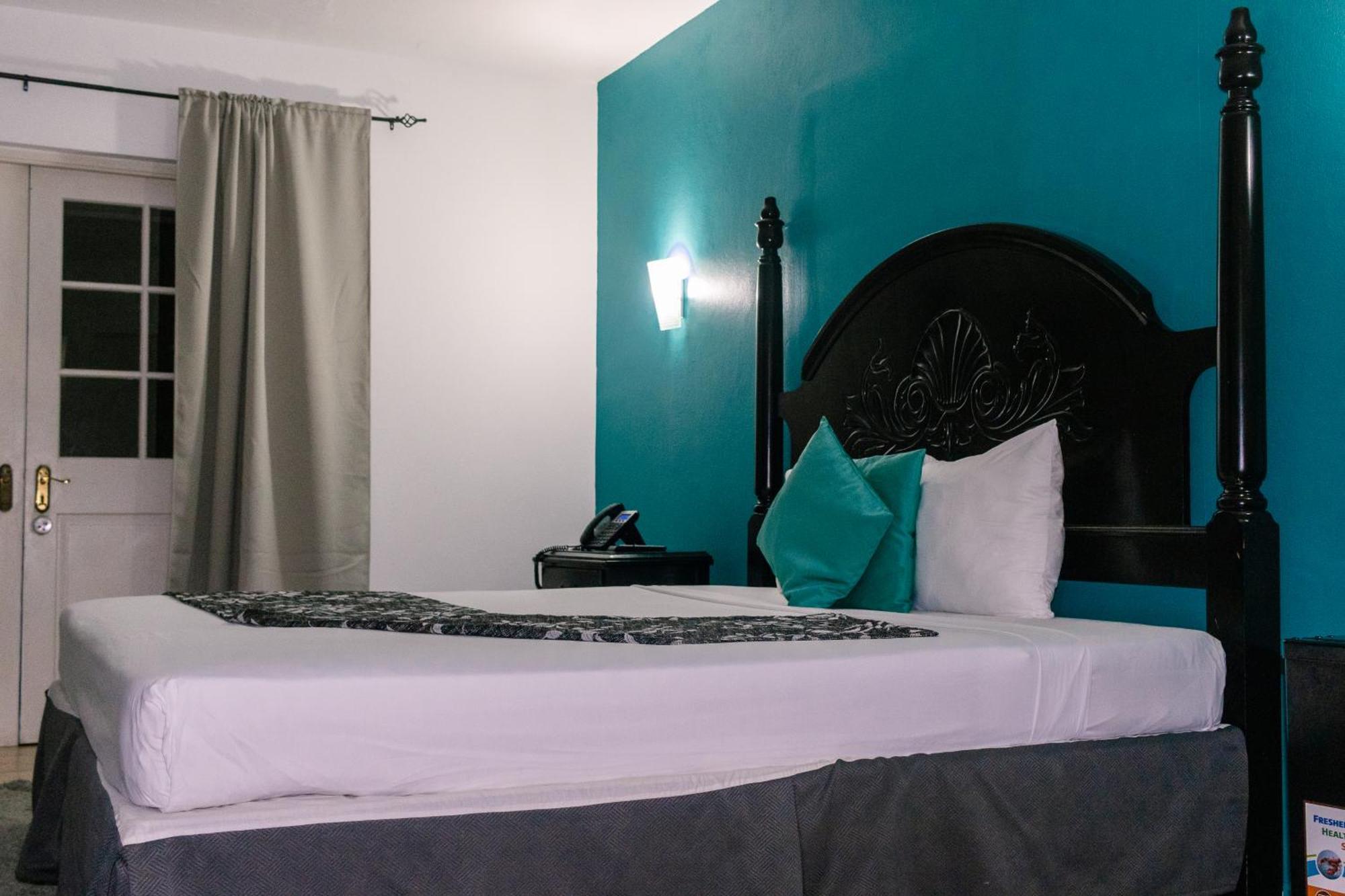Grand Excelsior Port Royal Hotel 4*