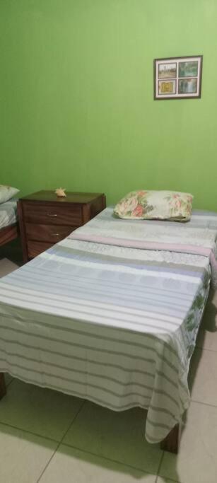 Guest house Cheerful 2-Bedroom Home In Falmouth Garden *