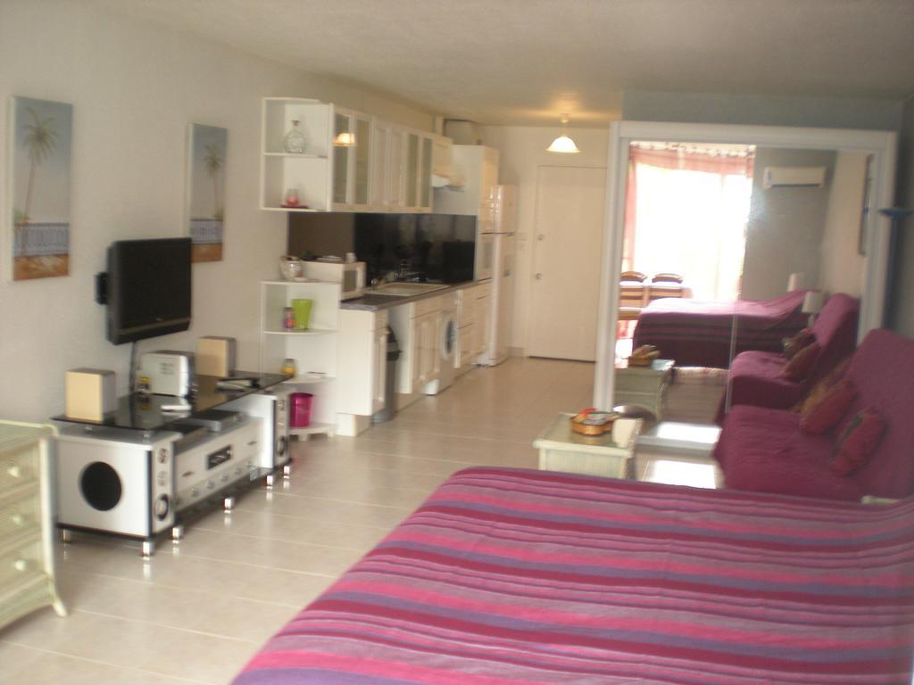 Apartment 27