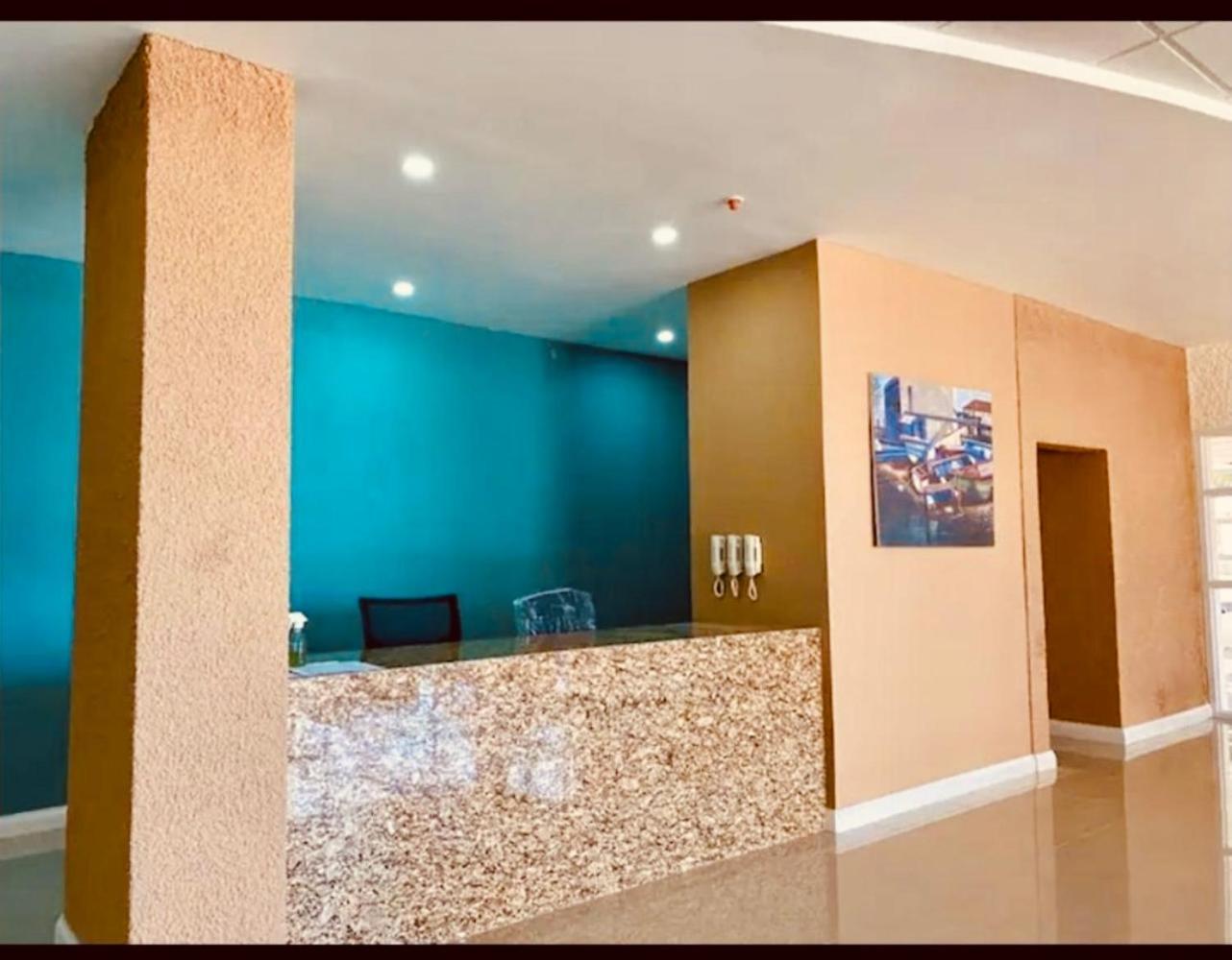 Large Luxurious Front At Bayfront * Portmore