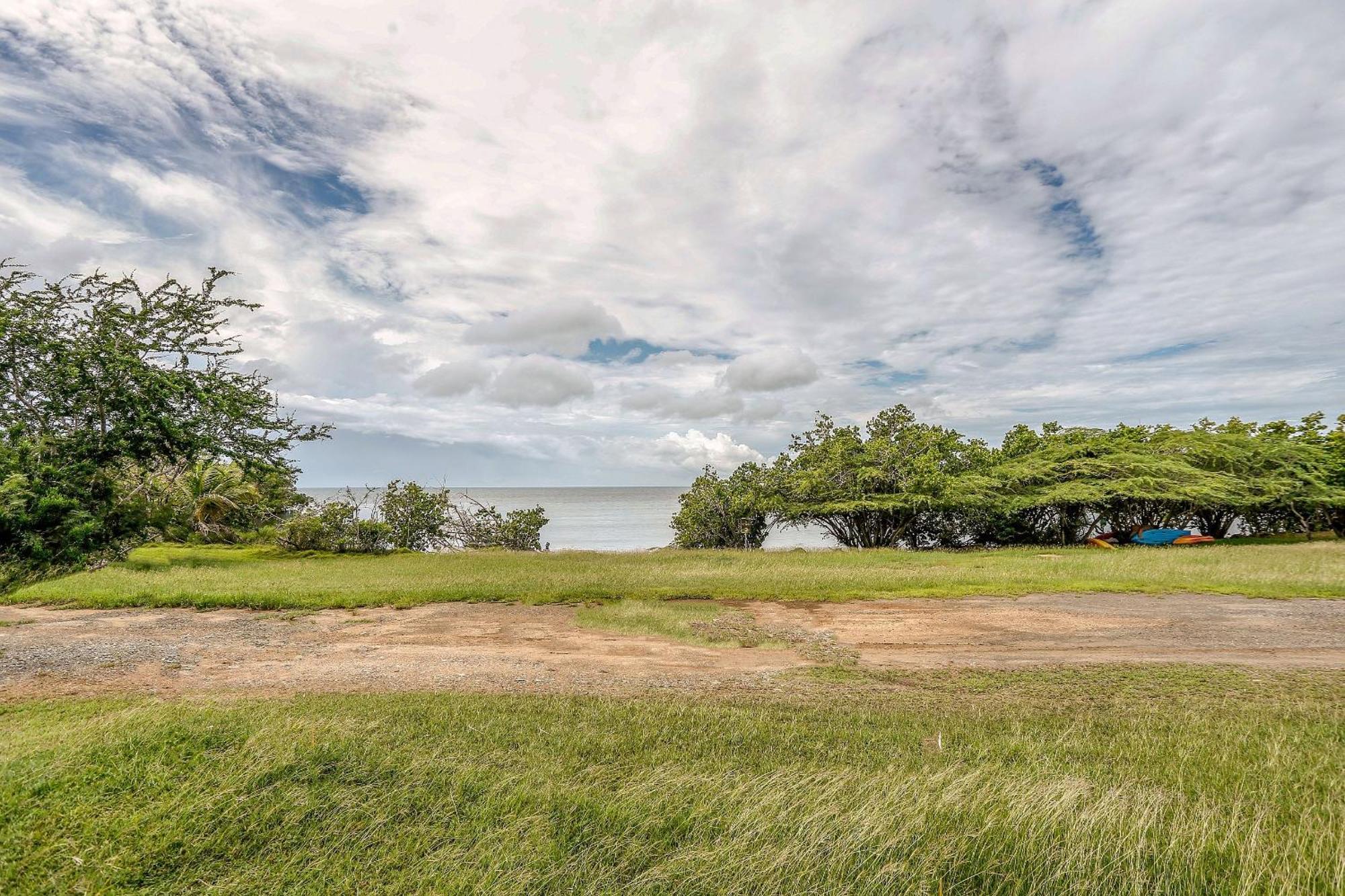 Raices Realty Villa: Puerto Rico; Centrica, Acogedora, Tropical, Playa, Piscina,a/c Holiday home Cabo Rojo