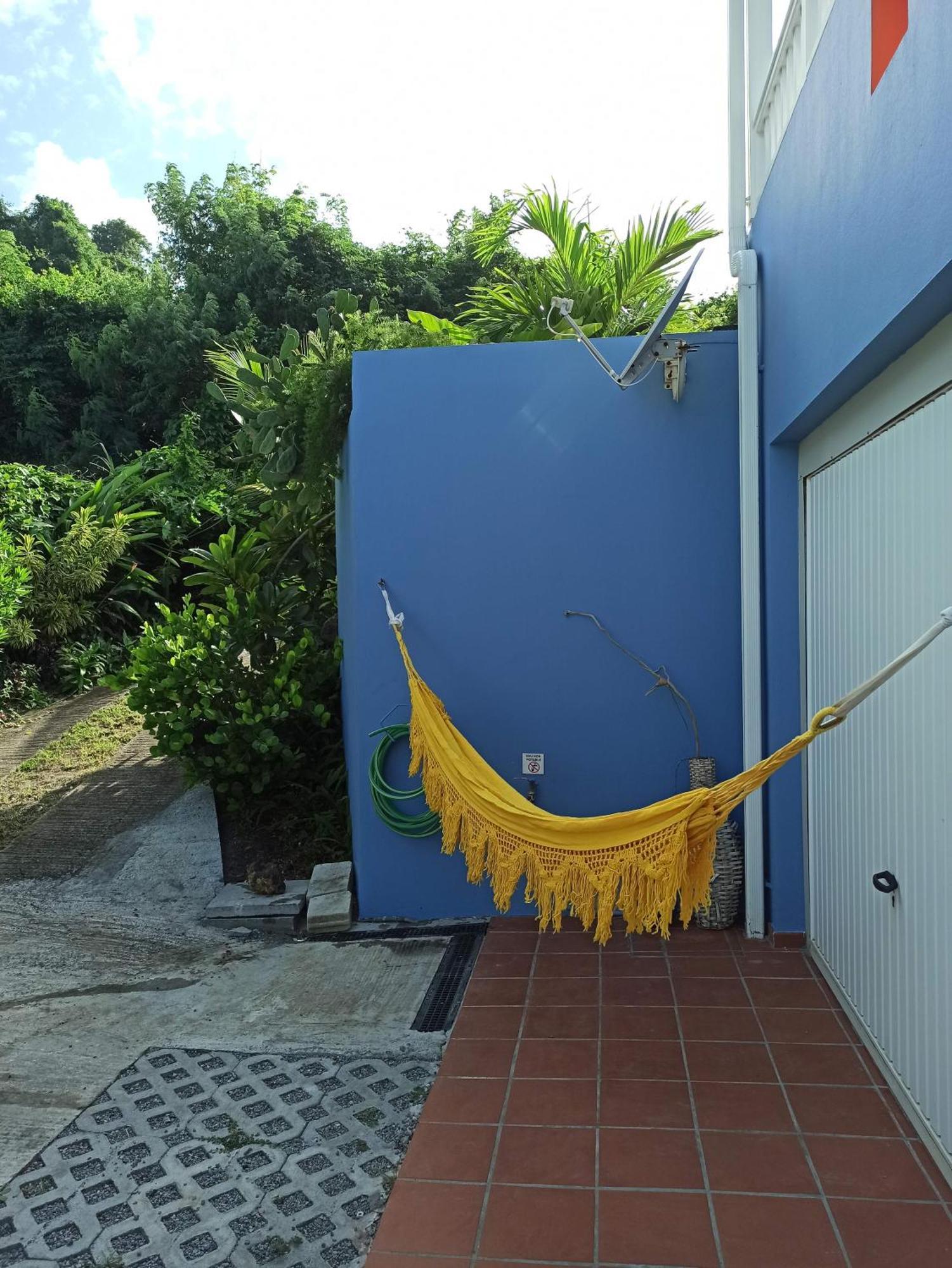 A L'arche Bleue *