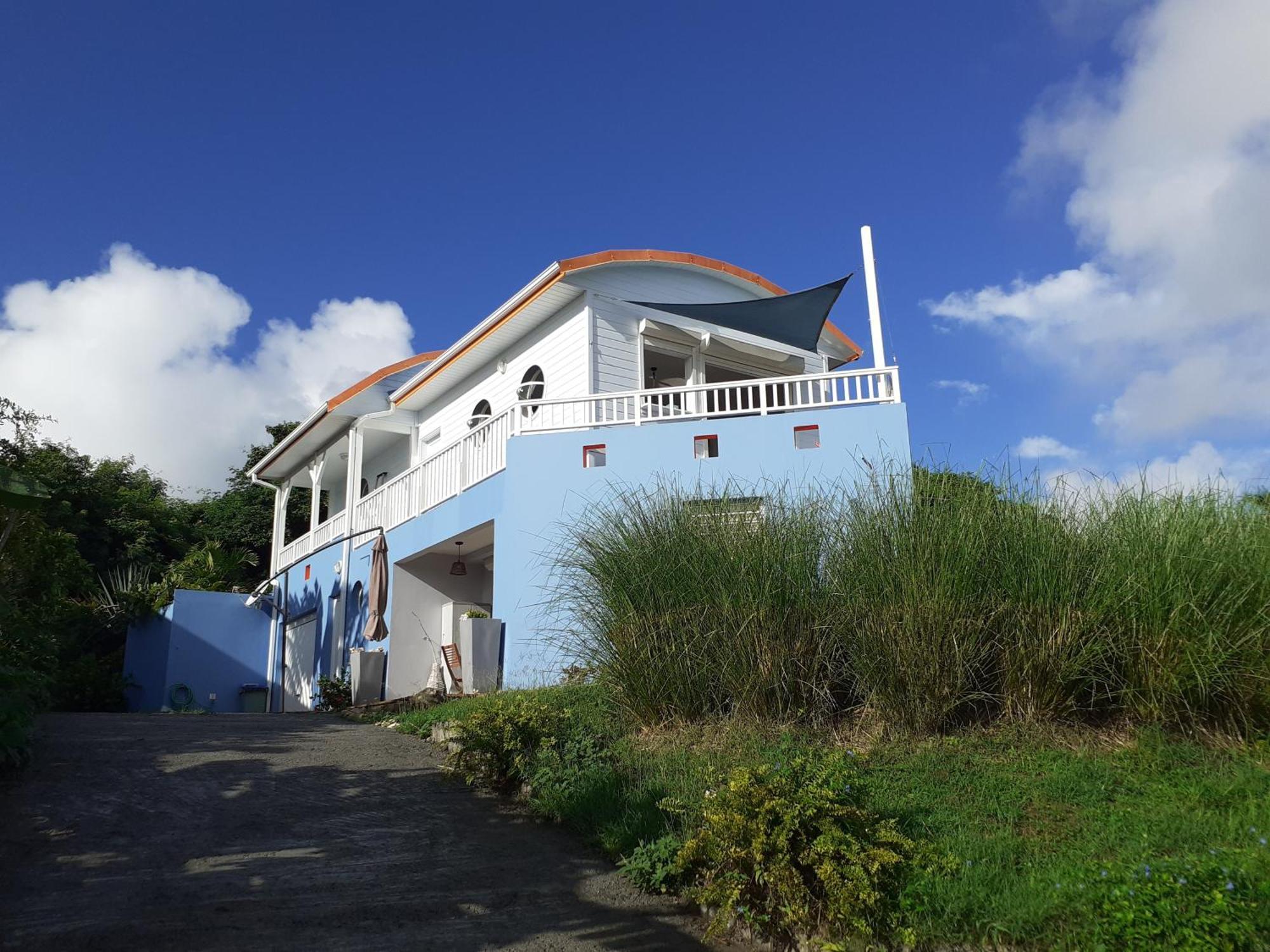 A L'arche Bleue