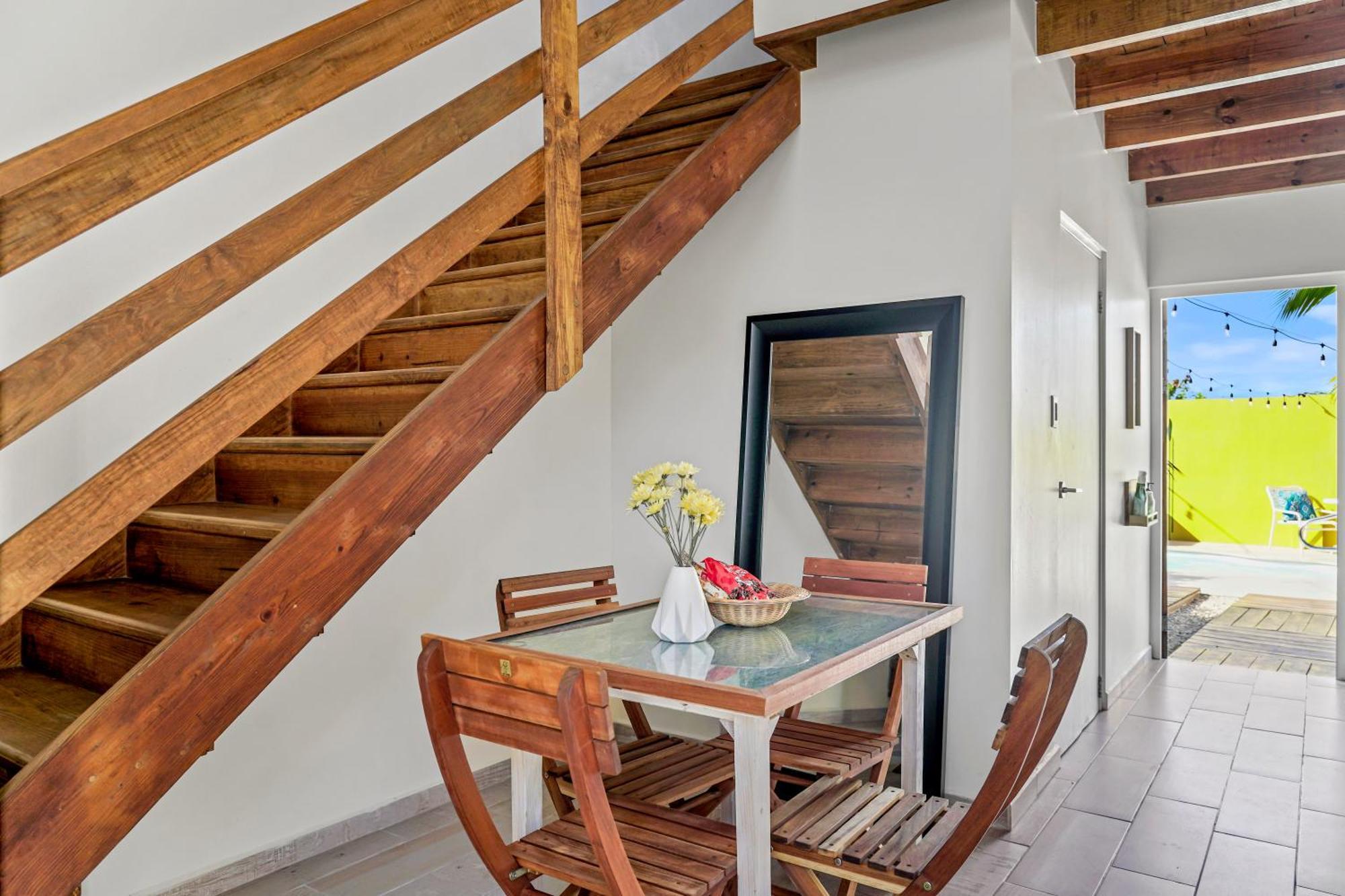 Anate Beach Apartments, Mangel Alto