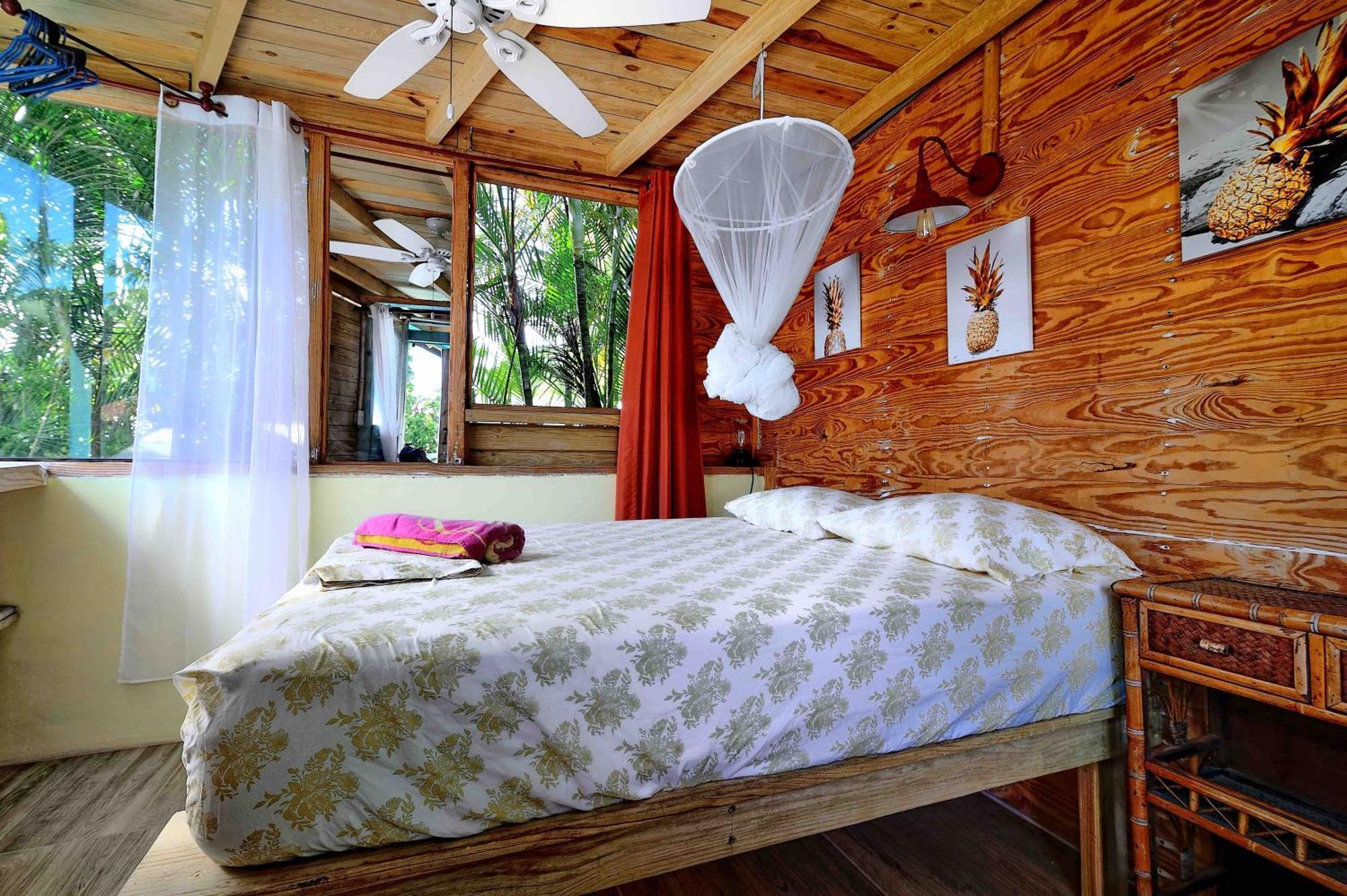 Boutique Kite For Up To 15 People