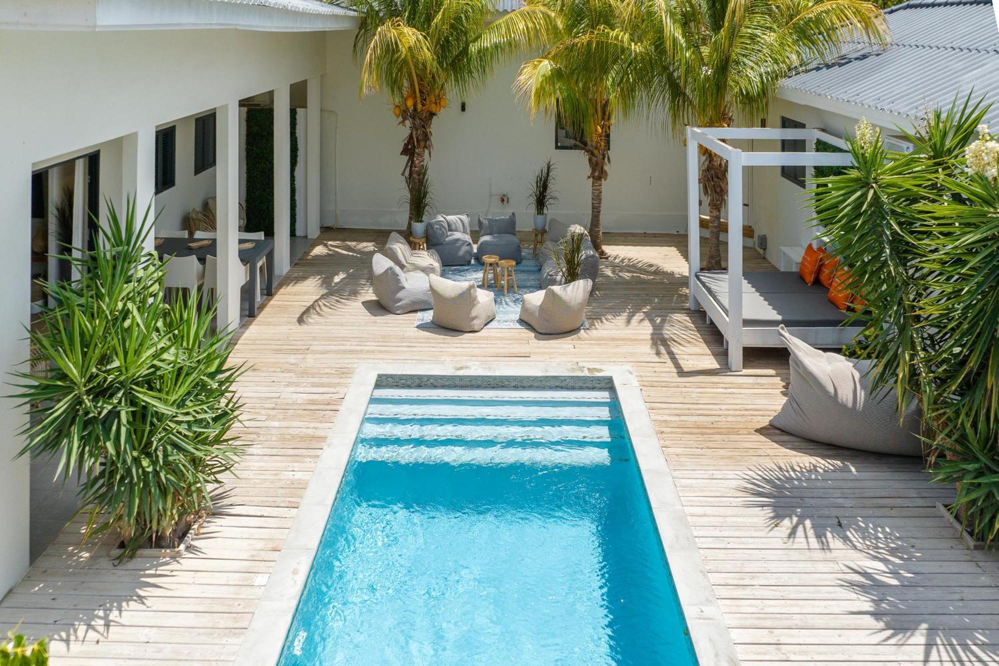 Zarza Villa *