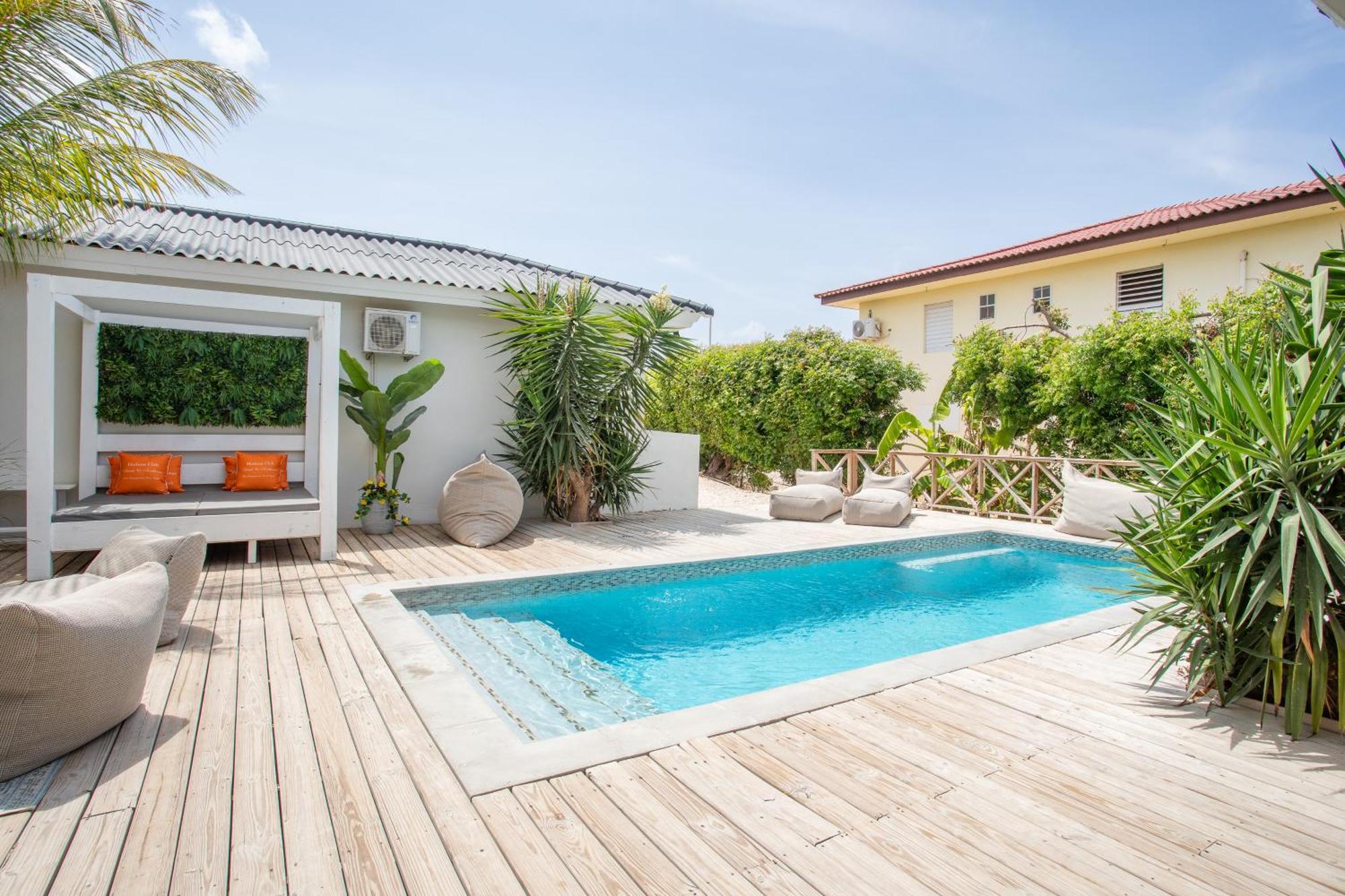 Zarza Villa *