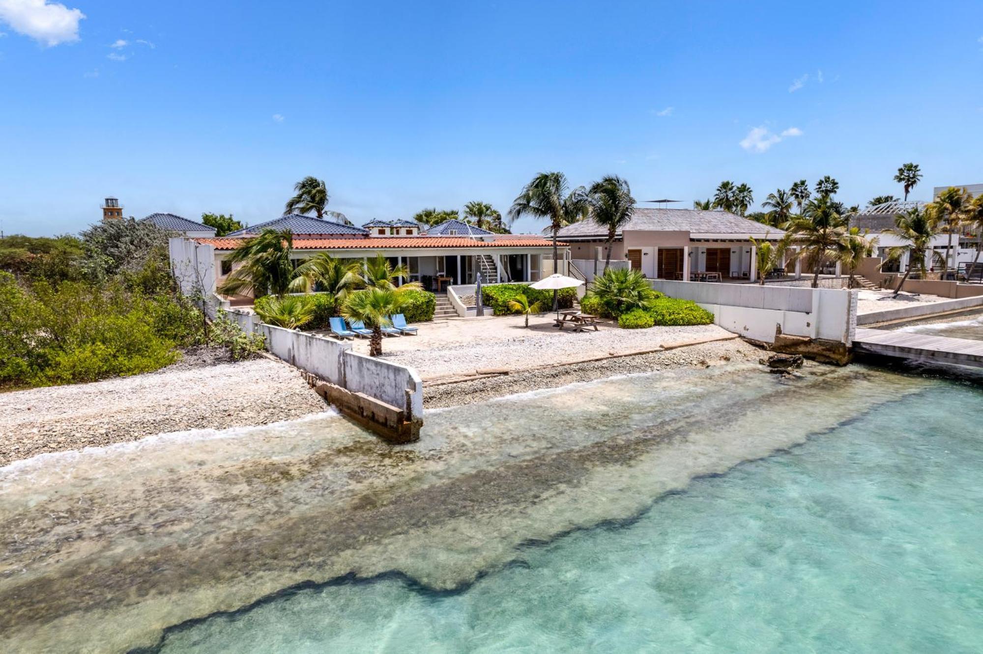 Oceanfront - Port Of Call - *