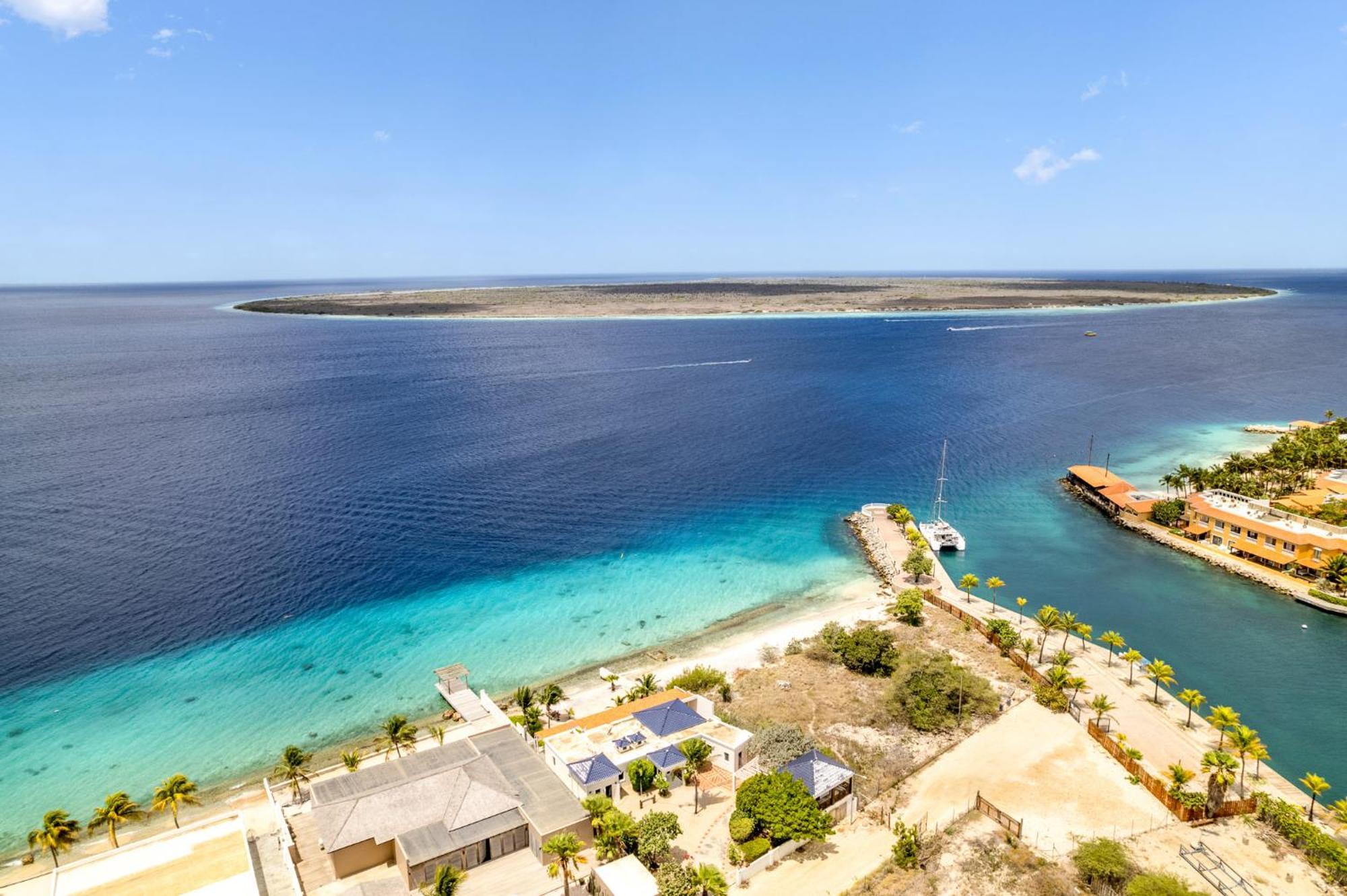 Oceanfront - Port Of Call - *