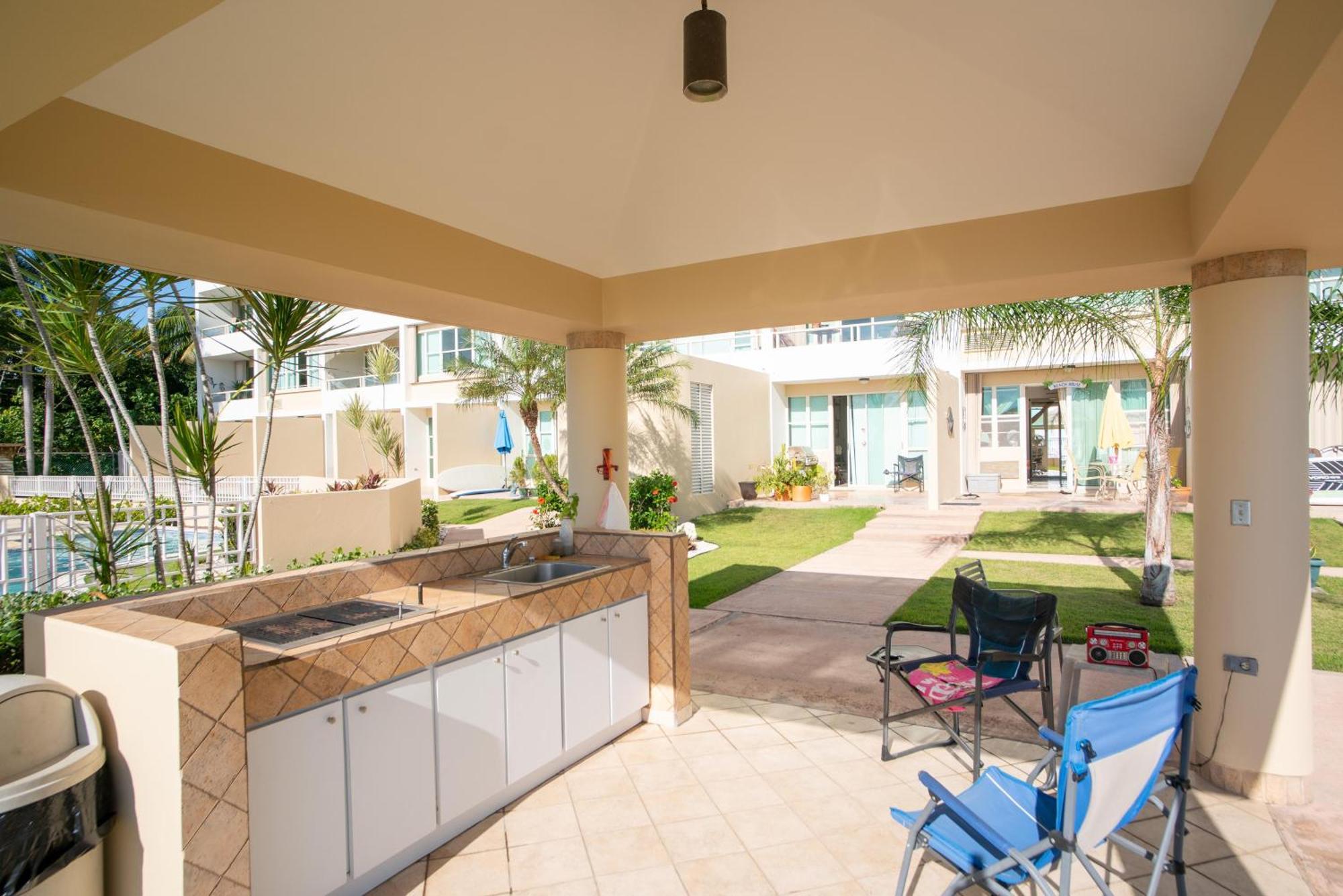Beachfront 5th Floor At Pelican Reef *