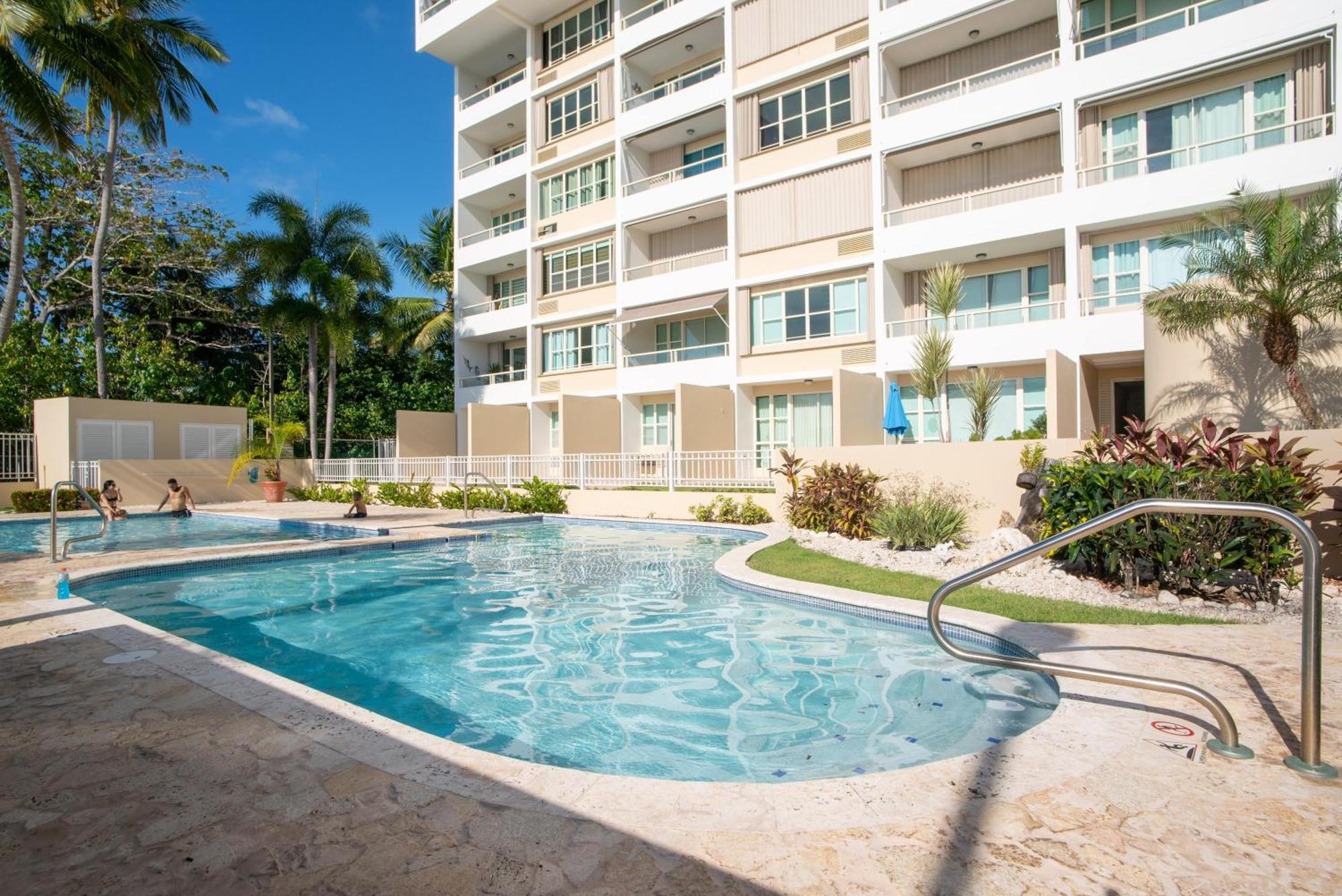 Beachfront 5th Floor At Pelican Reef Apartment *
