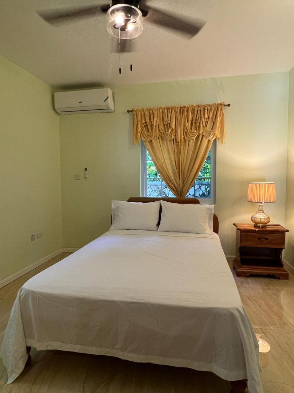 Guest house The Stoney Gate *