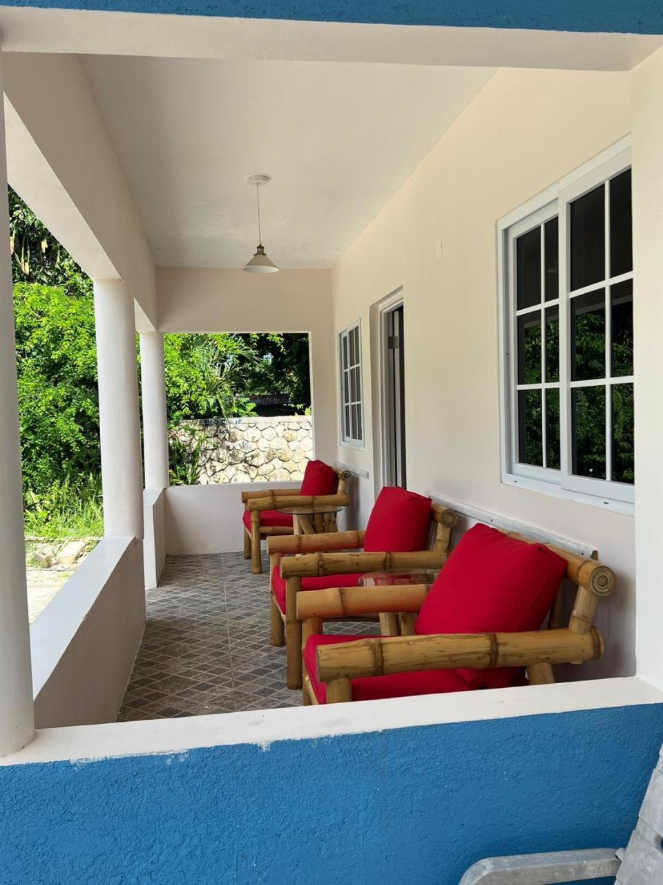 The Stoney Gate * Negril