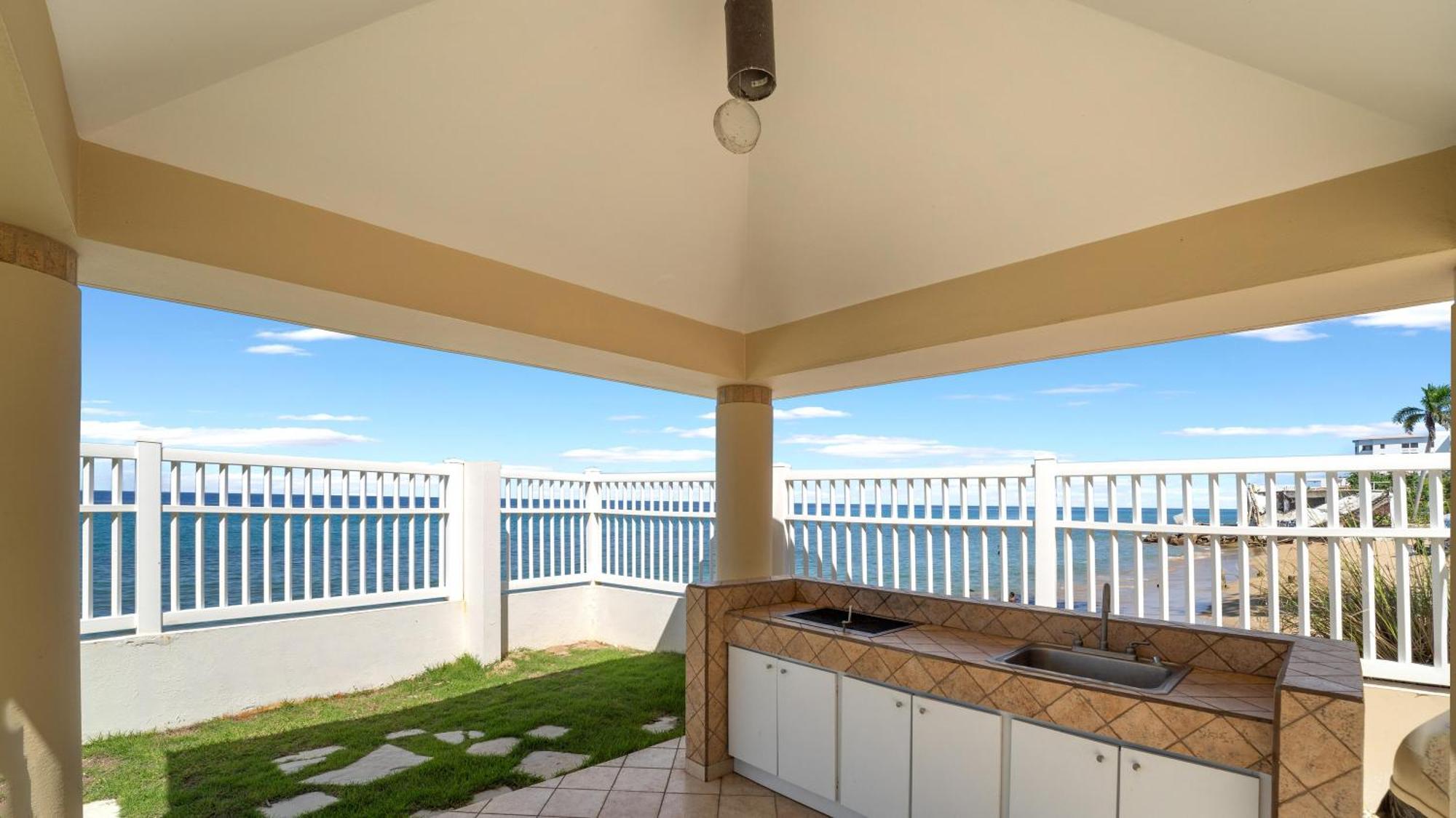 Beachfront 5th Floor At Pelican Reef * Rincon