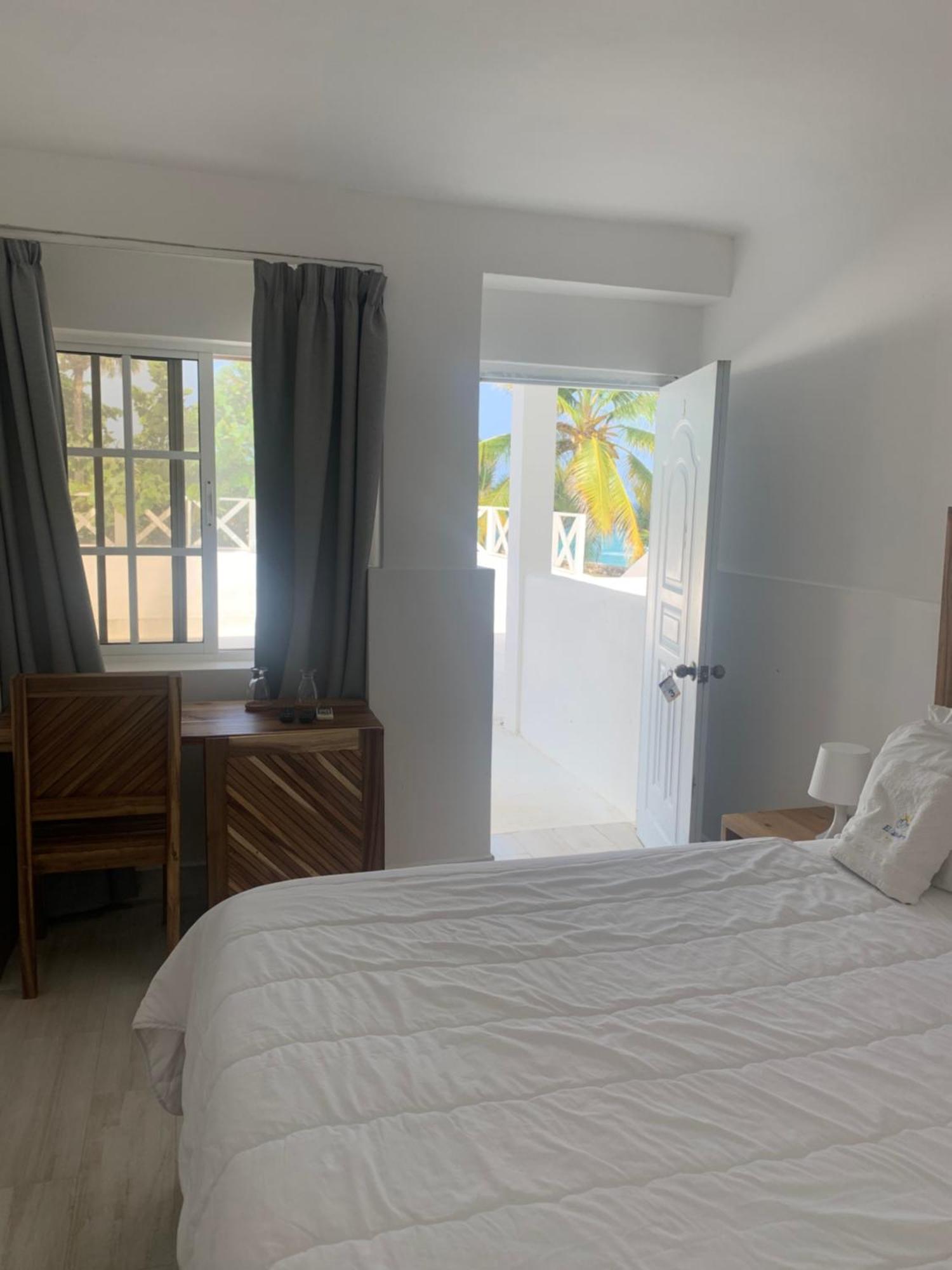 El Quemaito - Luxury Oceanfront Retreat 3* Barahona