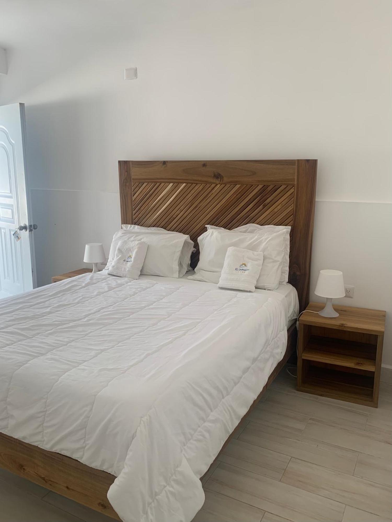 El Quemaito - Luxury Oceanfront Retreat Hotel 3*