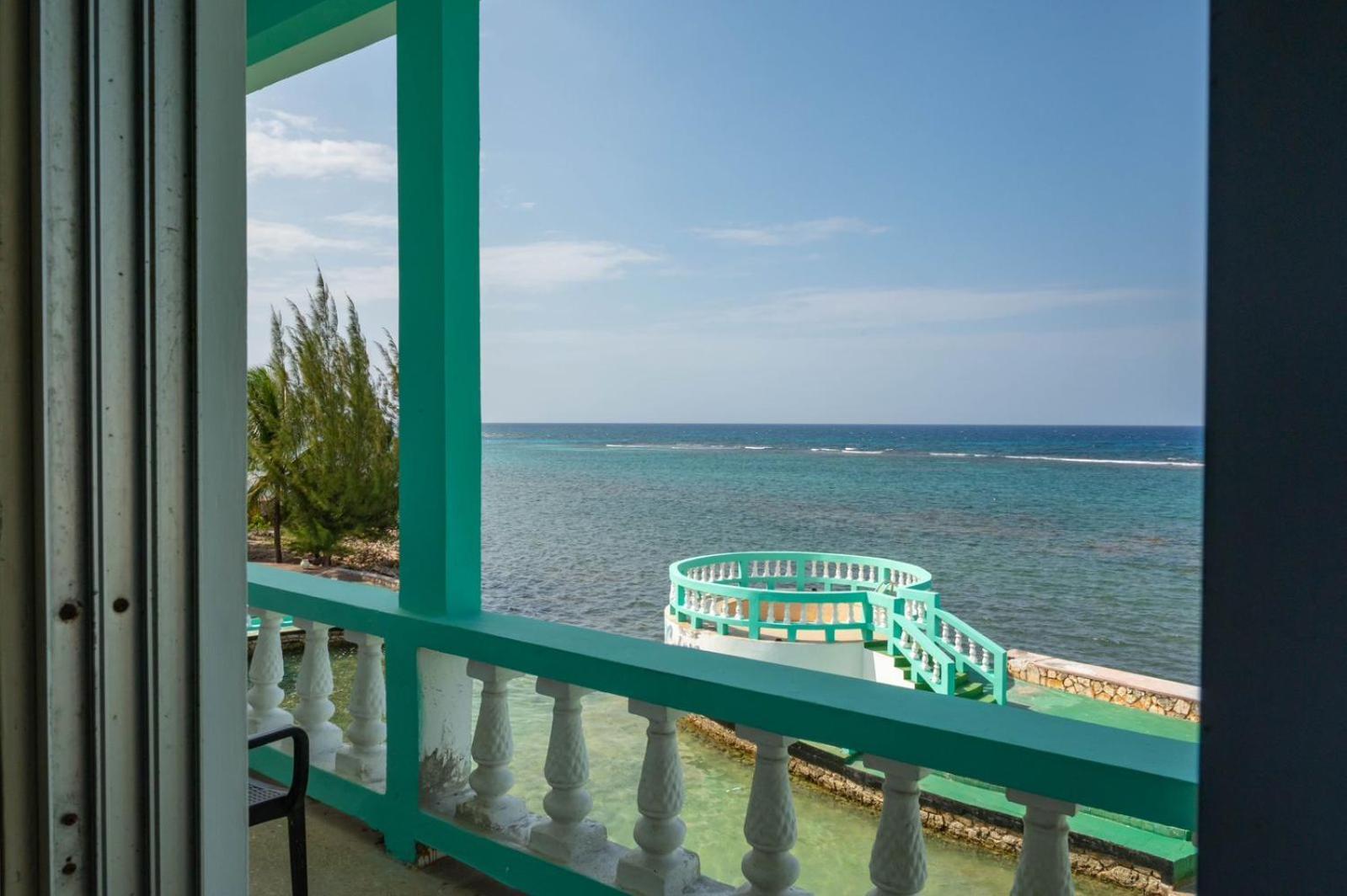 Guest house Ocean Front Triple At Sahara