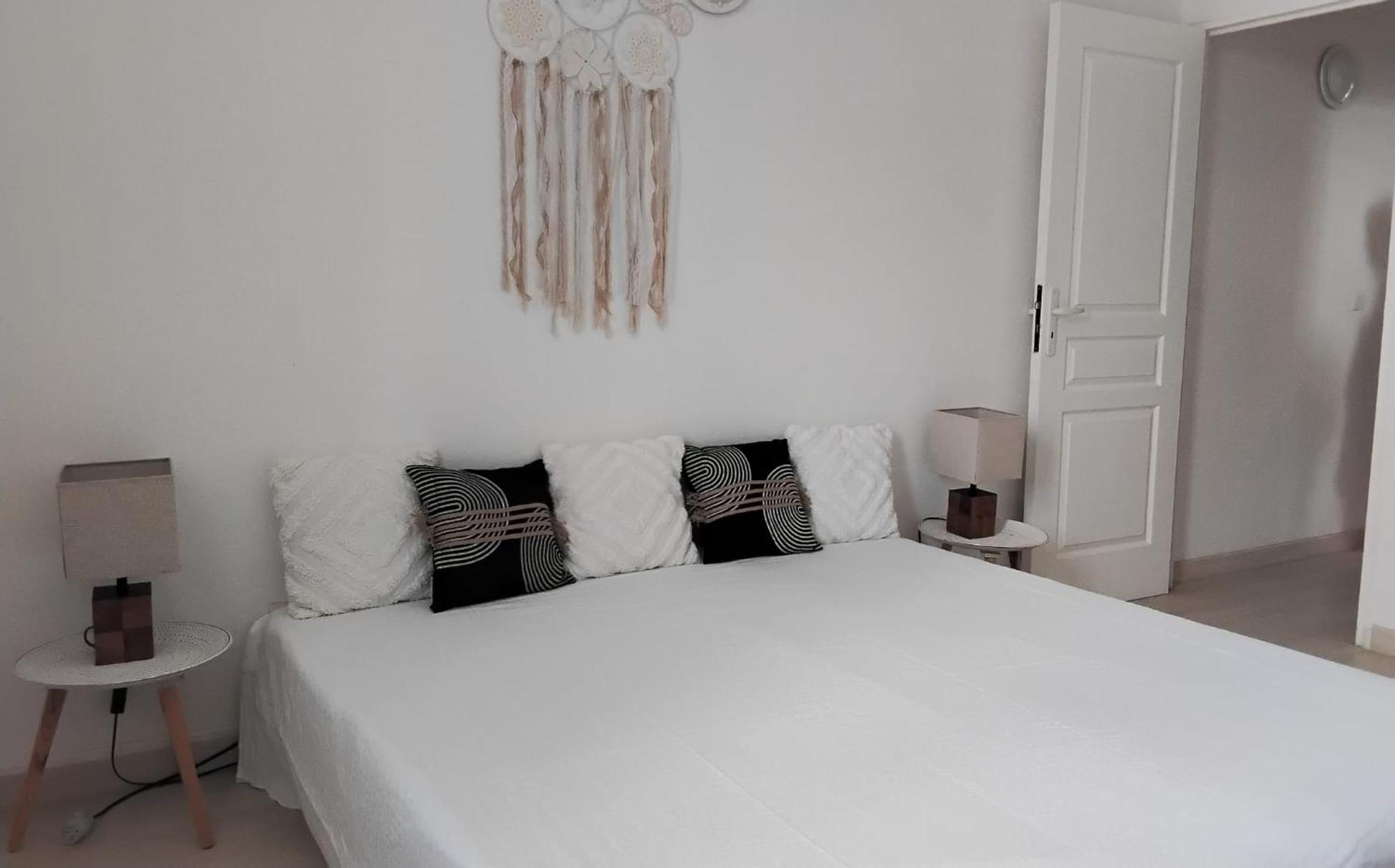 2 Bedroom