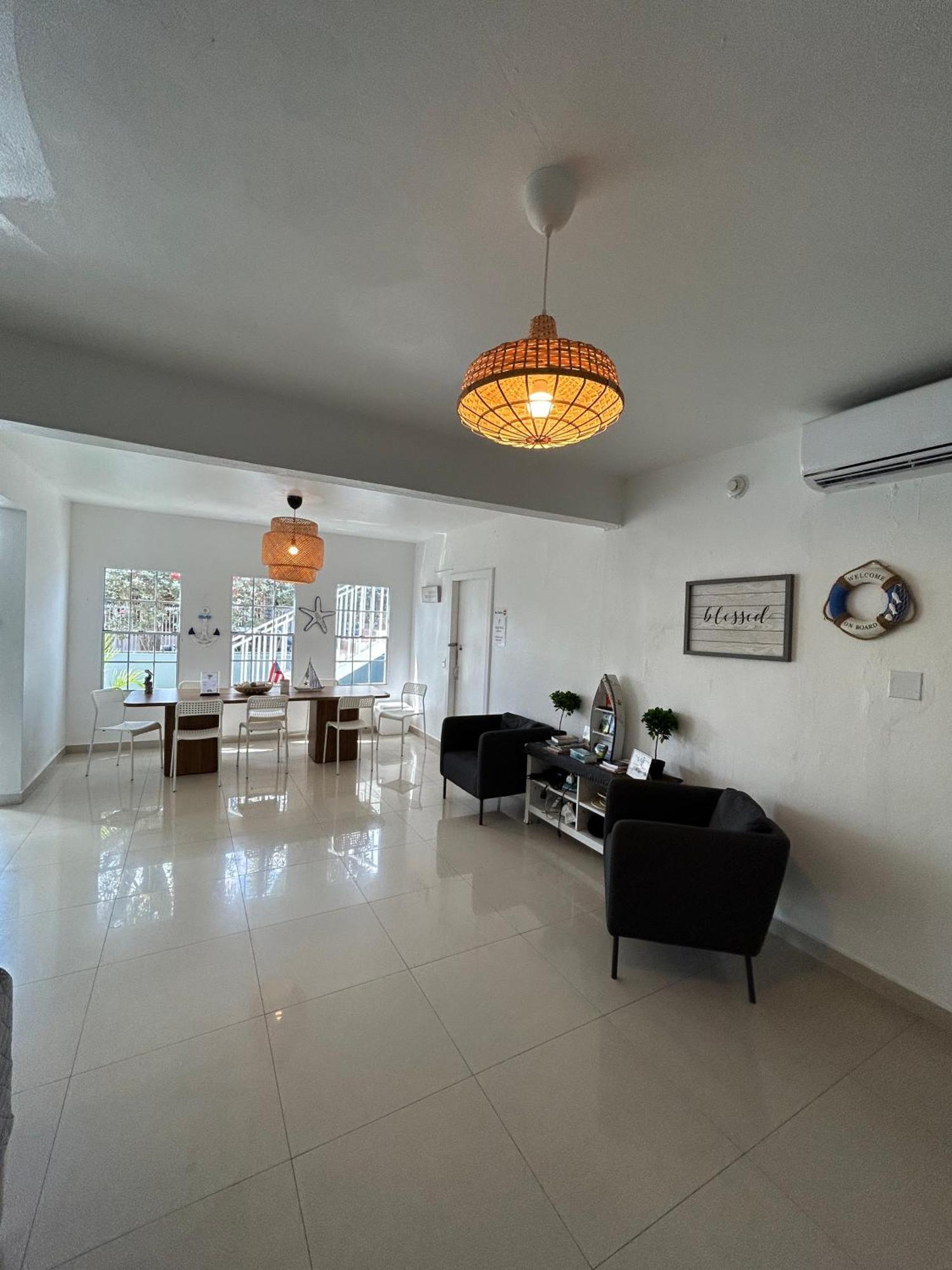 Guest house The Pelican Poshtel