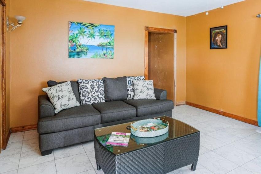 Yanceylargoestate- 3 Bedroom Withmountain Views