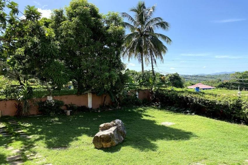 Villa Yanceylargoestate- 3 Bedroom Withmountain Views Montego Bay