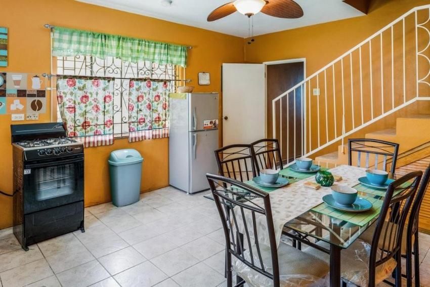 Yanceylargoestate- 3 Bedroom Withmountain Views * Montego Bay
