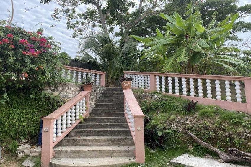 Yanceylargoestate- 3 Bedroom Withmountain Views Villa *