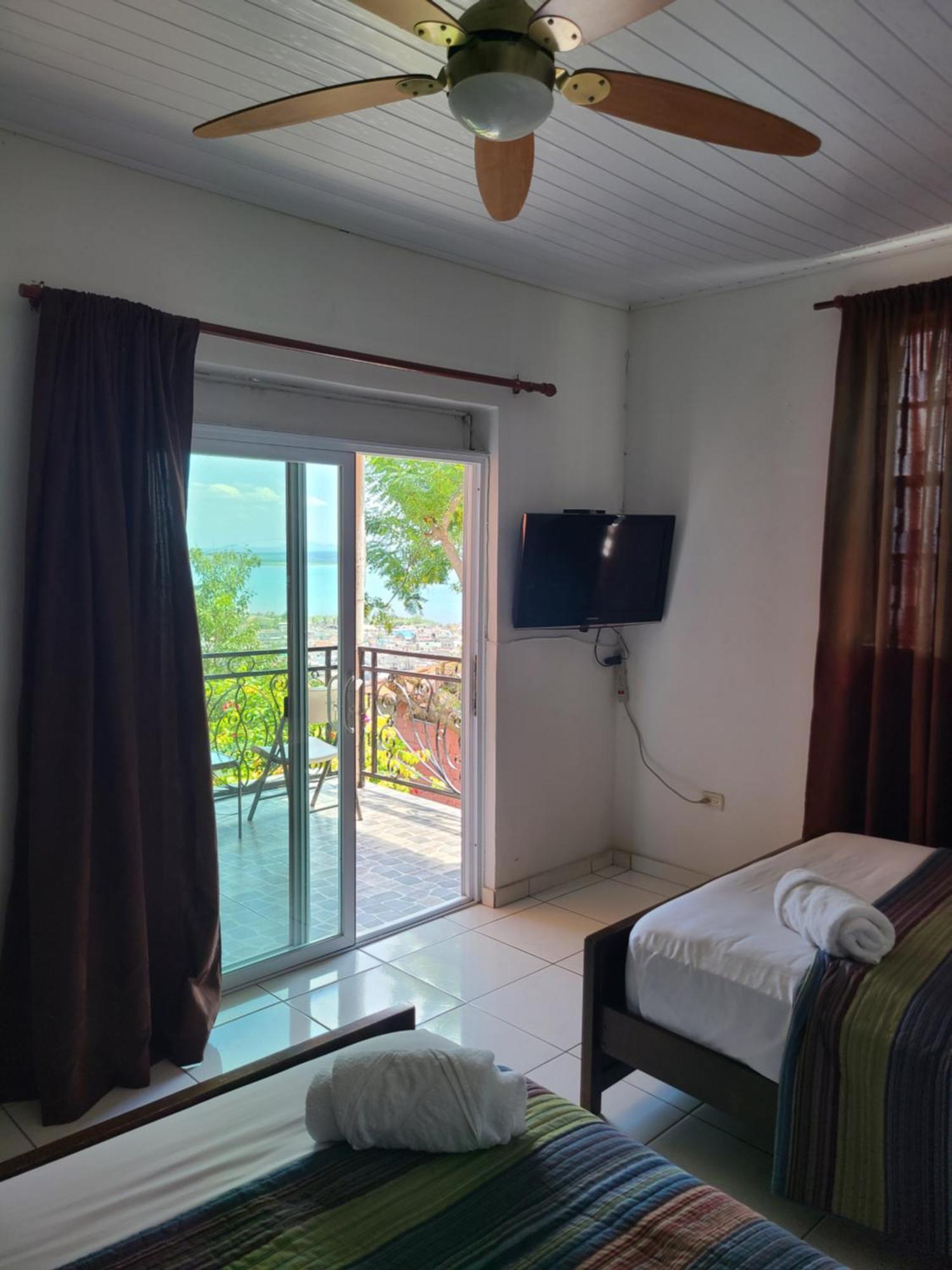 Habitation Des Lauriers Hotel