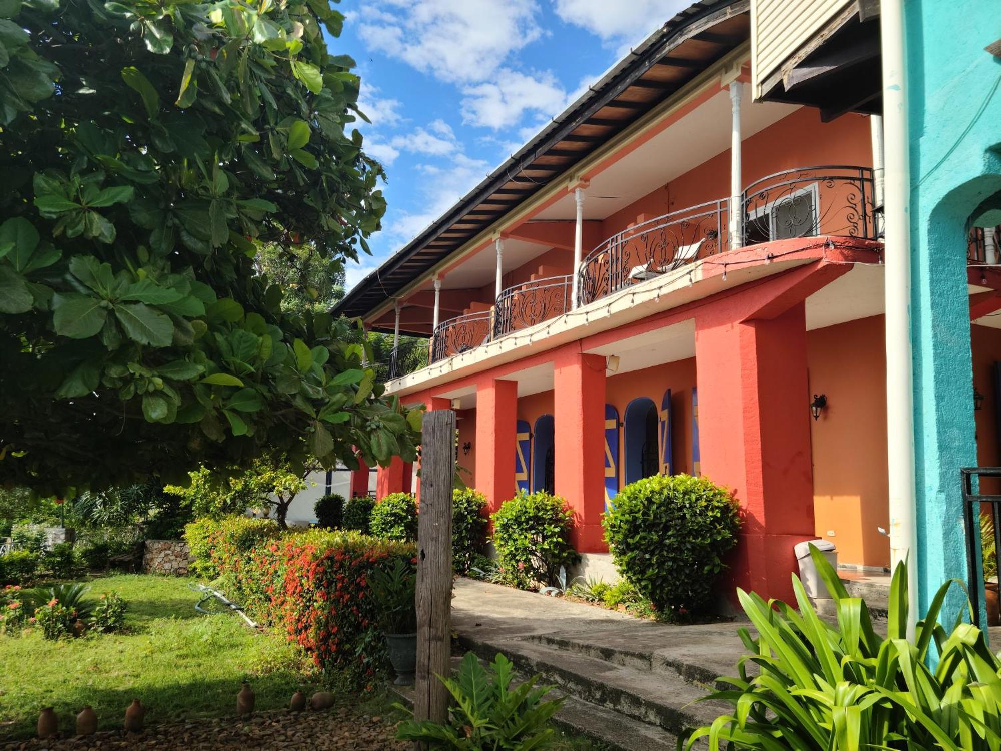 Hotel Habitation Des Lauriers 4*